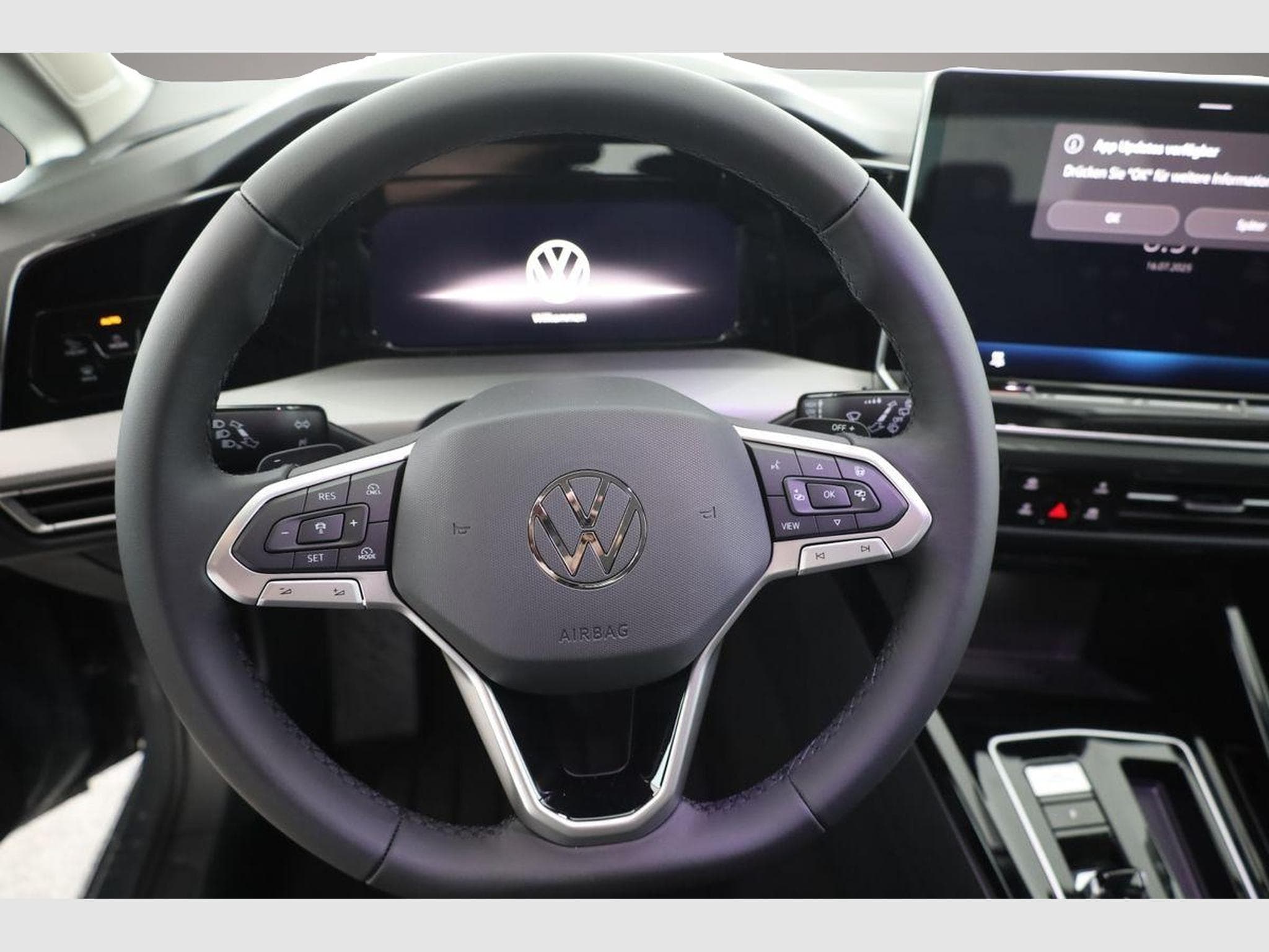 VW Golf (2025) - Photo 6