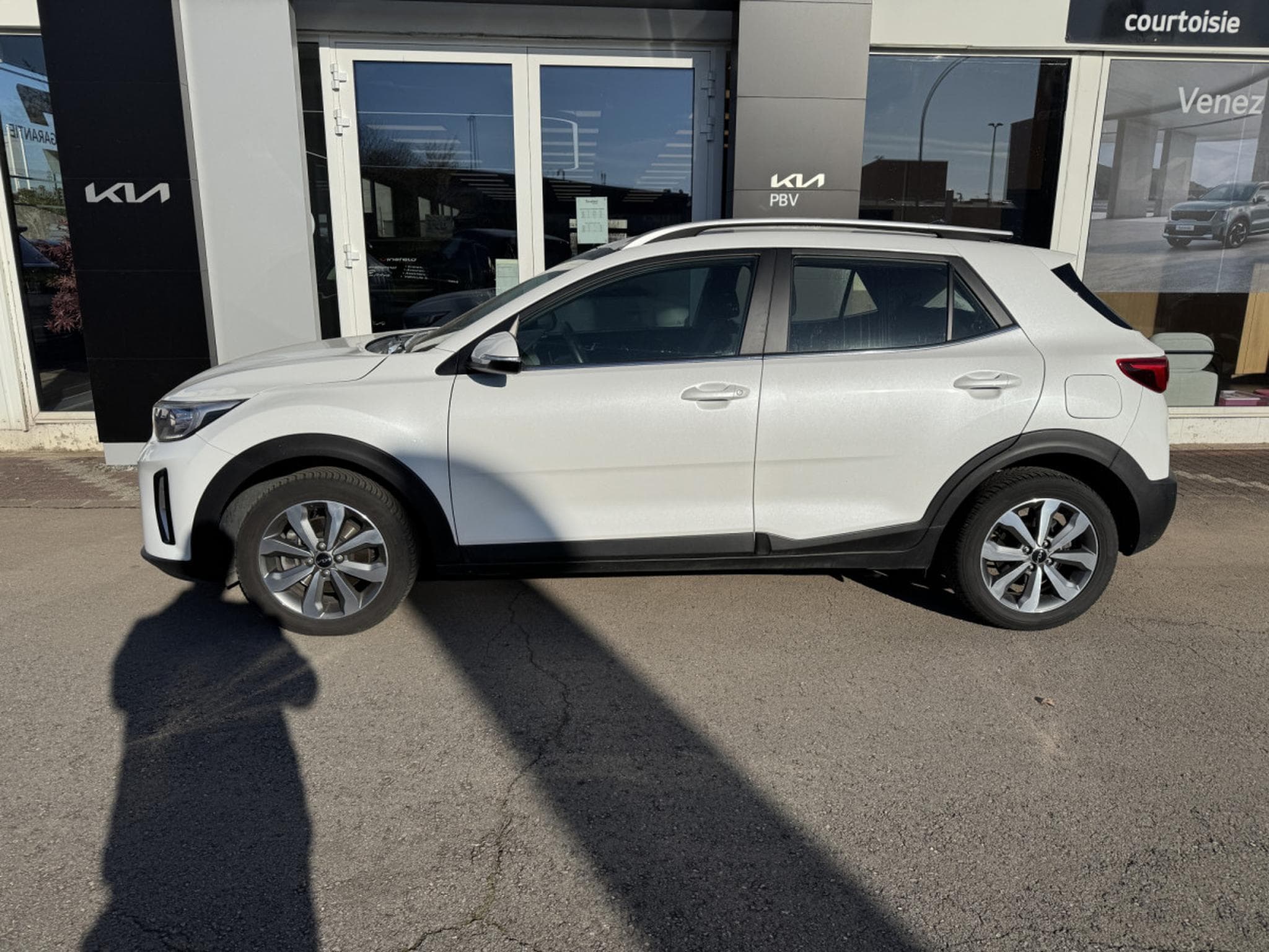 Kia Stonic Pulse 1.0T ISG (2024) - Photo 3