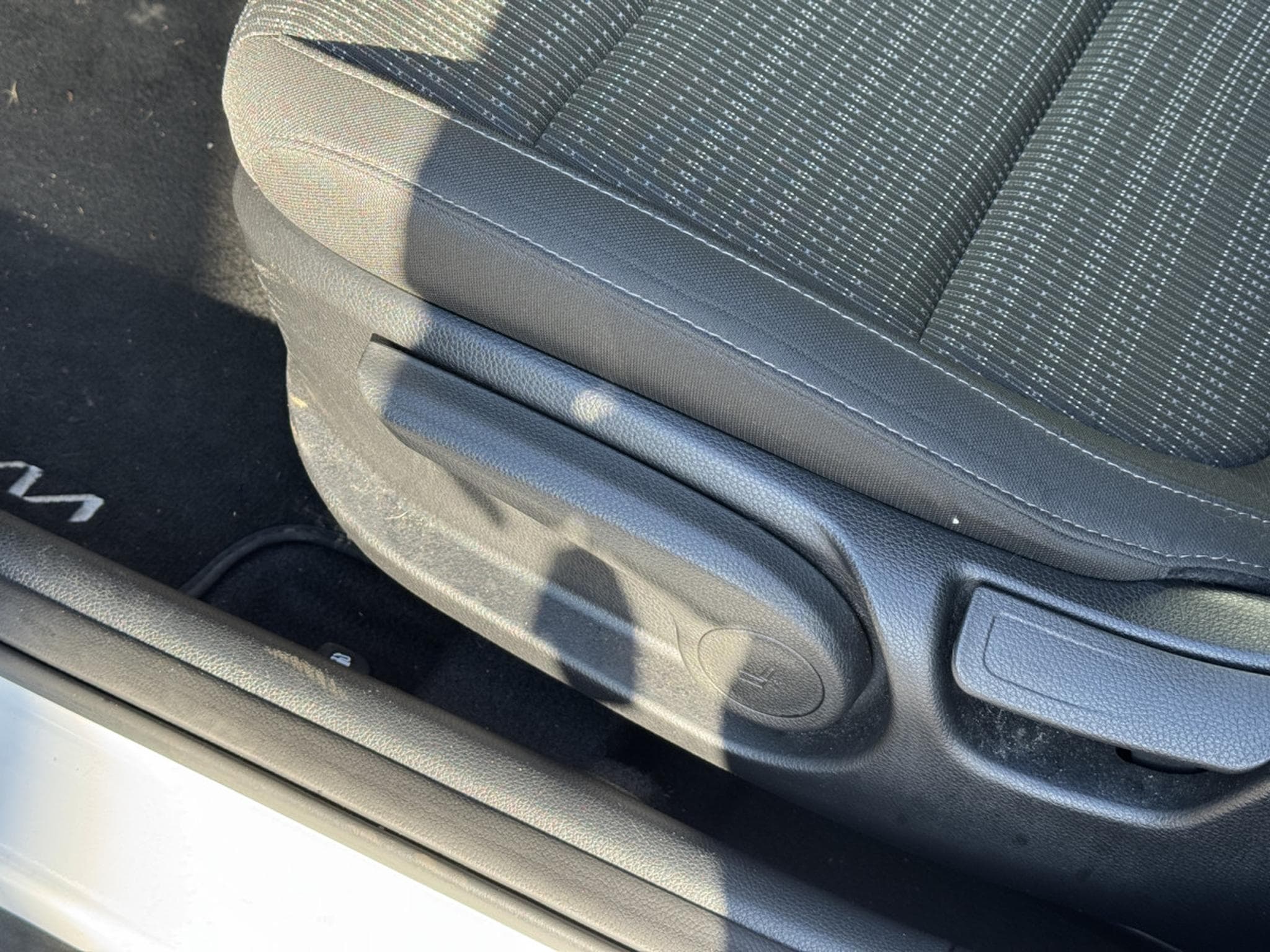 Kia Stonic Pulse 1.0T ISG (2024) - Photo 9