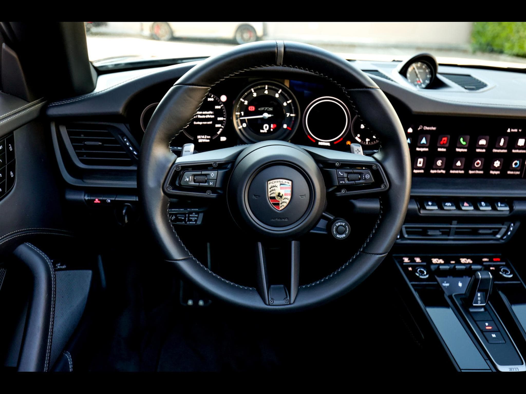 Porsche 911 .1 911 TARGA 4 GTS PDK EDITION 50 YEARS PORSCHE DESIGN 1/750 (2023) - Photo 12