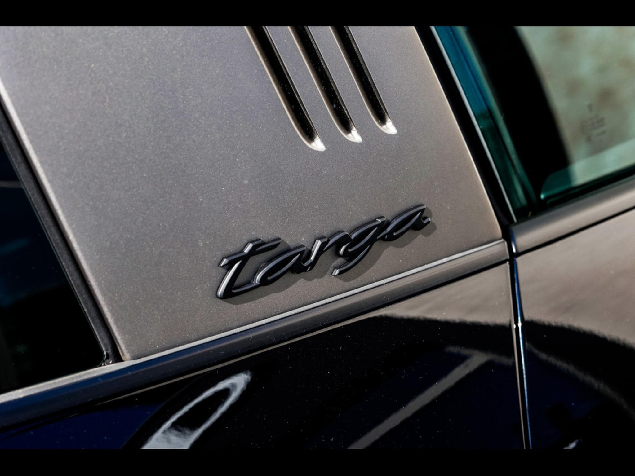 Porsche 911 992.1 TARGA 4 GTS PDK EDITION 50 YEARS PORSCHE DESIGN 1/750 (2023) - Photo 18