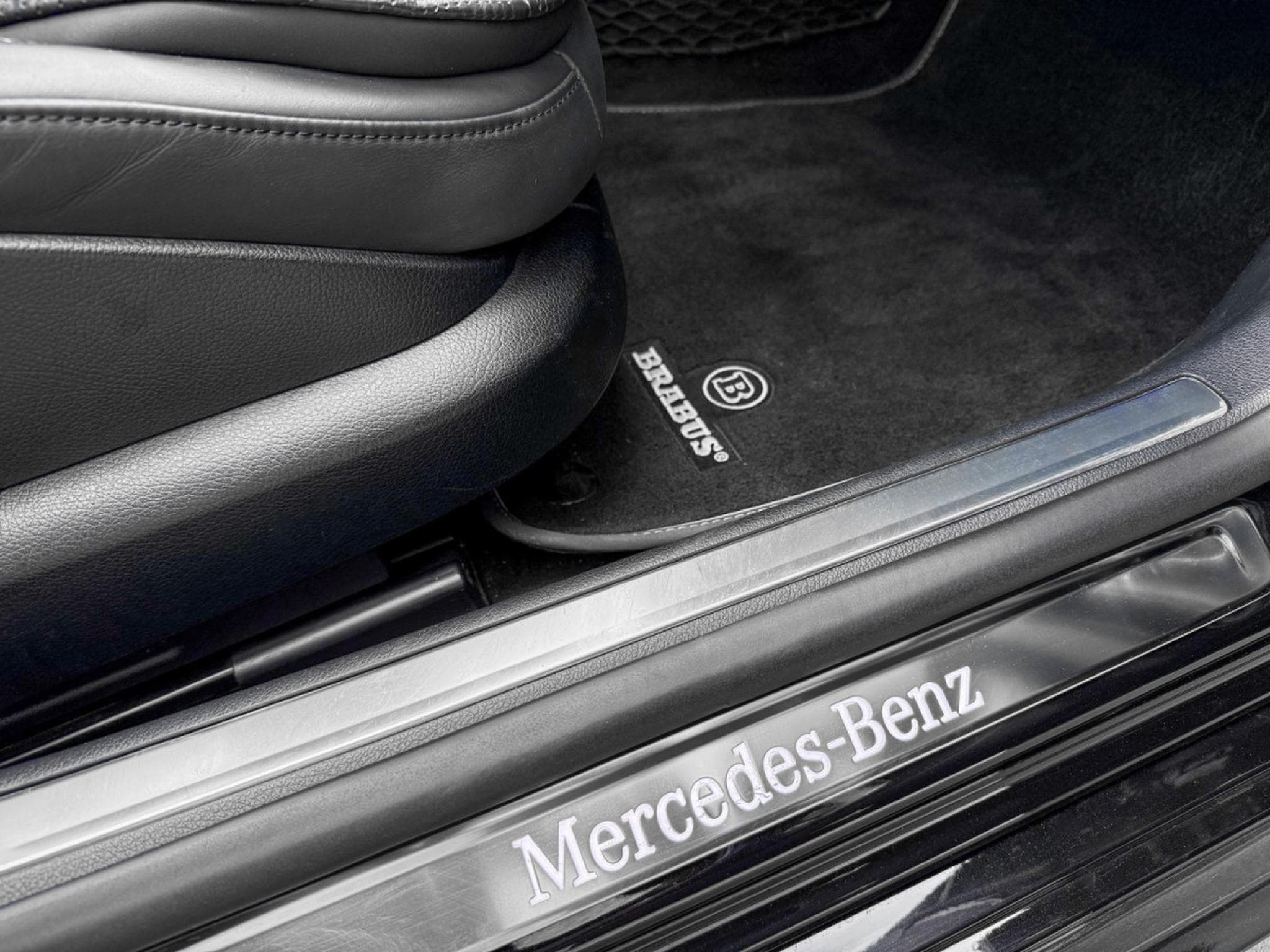 Mercedes S 580 S580e L 4MATIC BRABUS BODYKIT (2023) - Photo 20