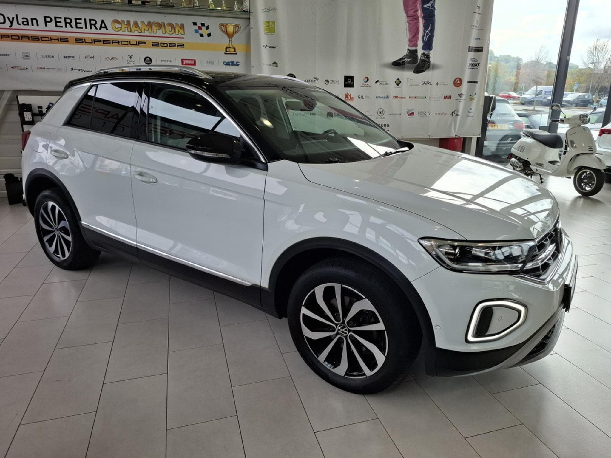 VW T-Roc 1.5 TSI 150 DSG STYLE,1 HAND,VIRTUAL,KAMERA,NAVI,CARPLAY,LED (2022) - Photo 4
