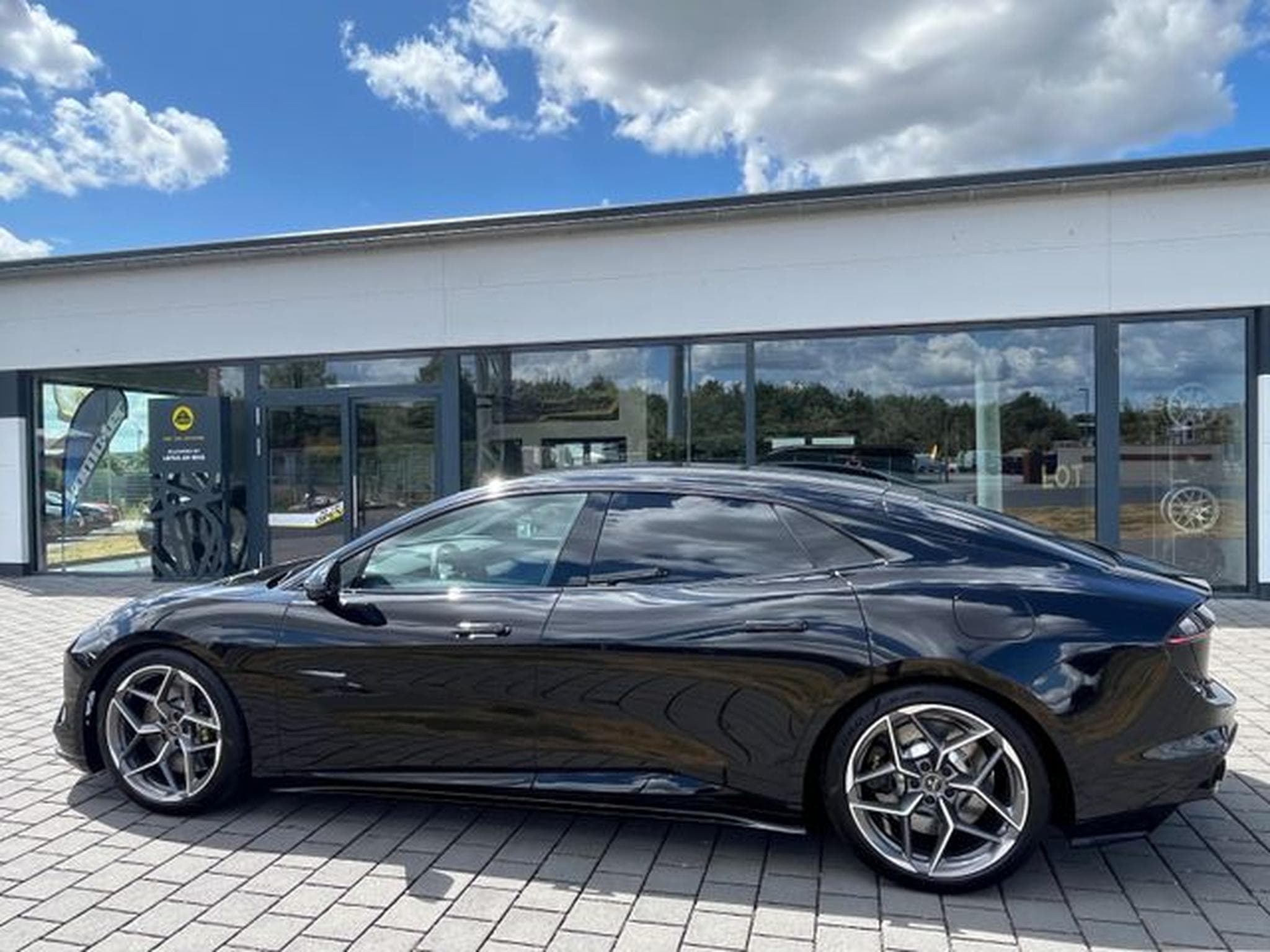 Lotus Emeya Emeya 600 GT SE *Lotus am Ring by Komo-Tec* (2025) - Photo 7