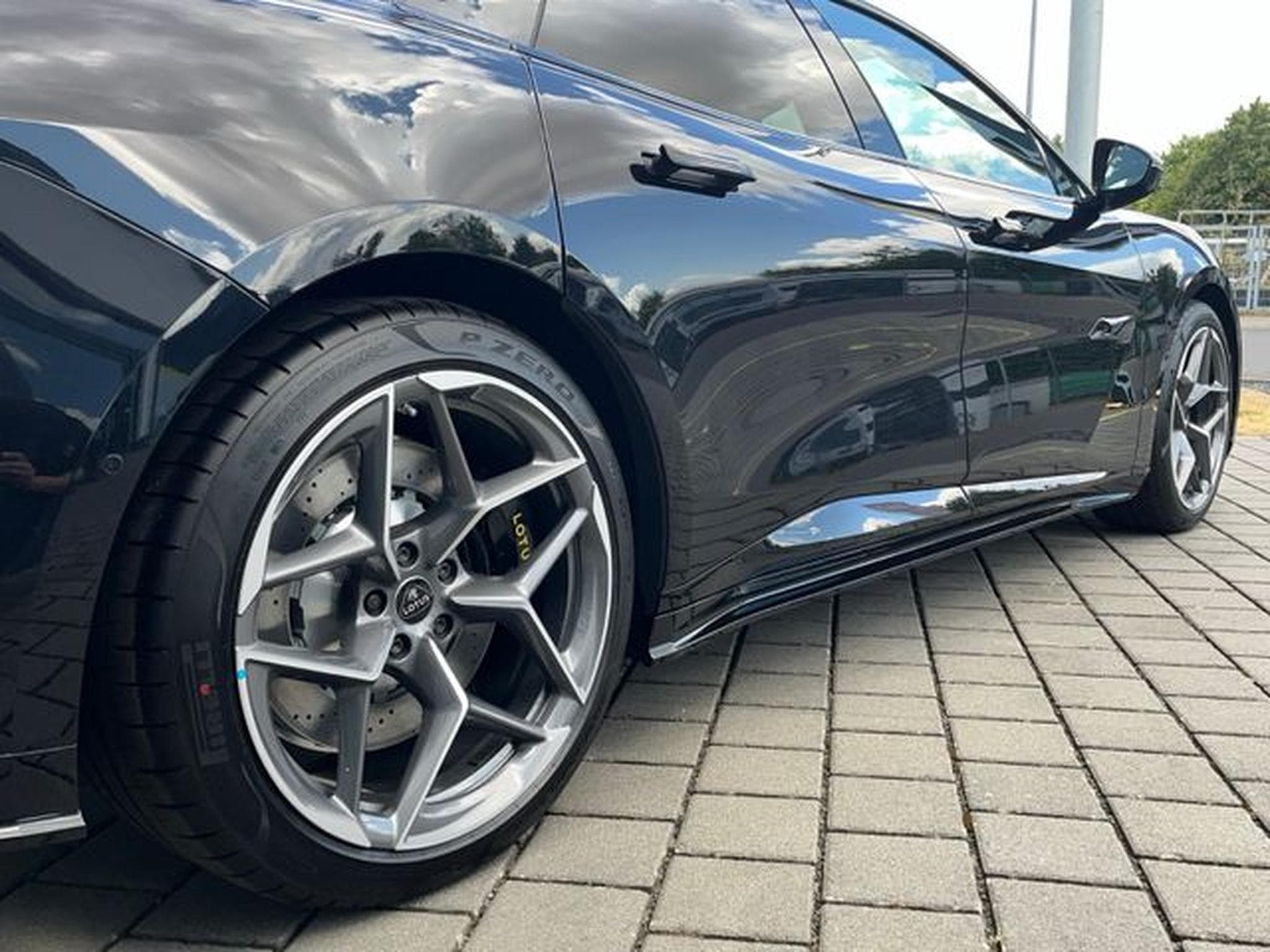 Lotus Emeya Emeya 600 GT SE *Lotus am Ring by Komo-Tec* (2025) - Photo 8