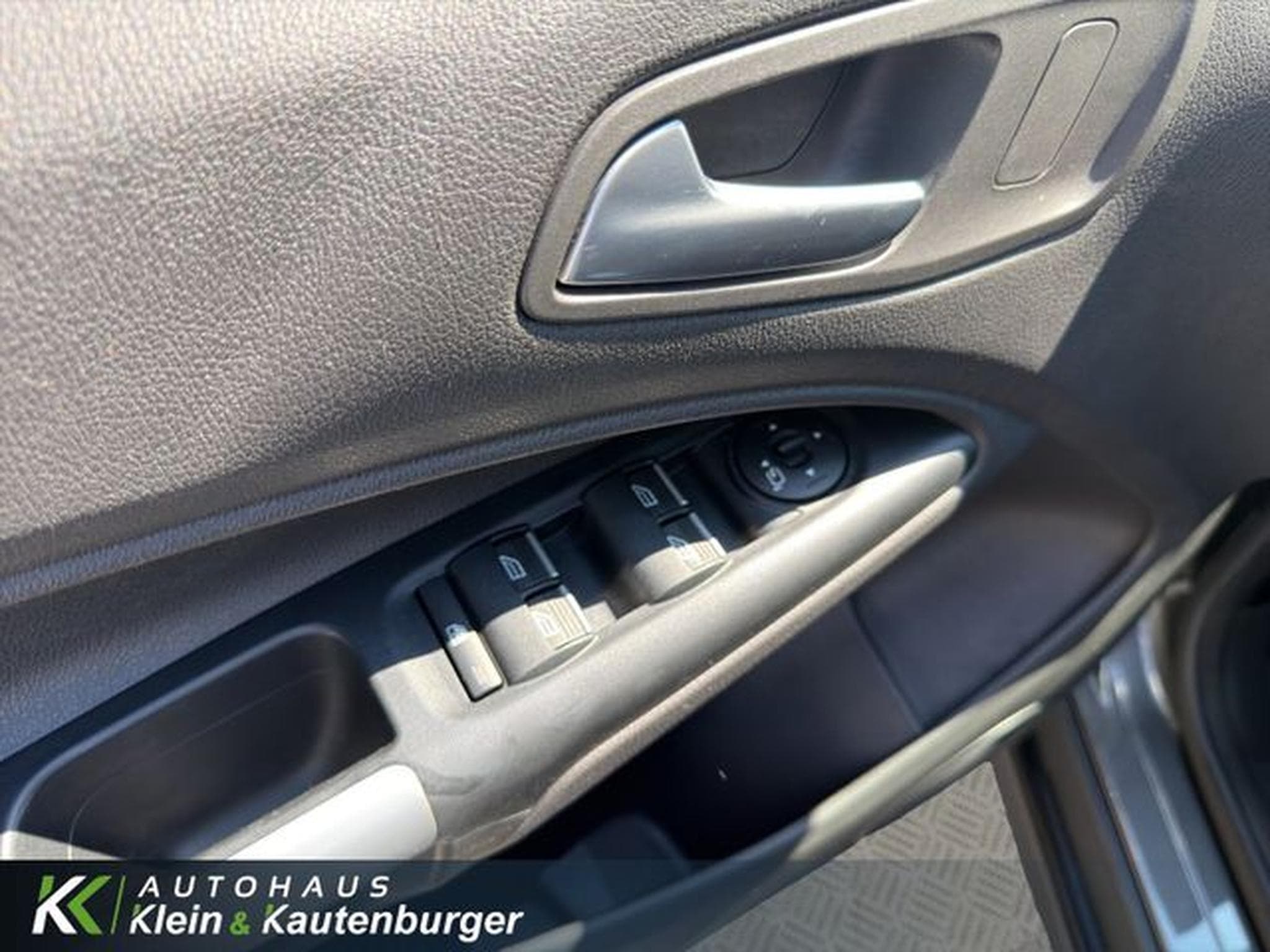 Ford Tourneo Tourneo Connect Titanium 5 SITZE+AHK+PANO+KAMERA (2018) - Photo 12