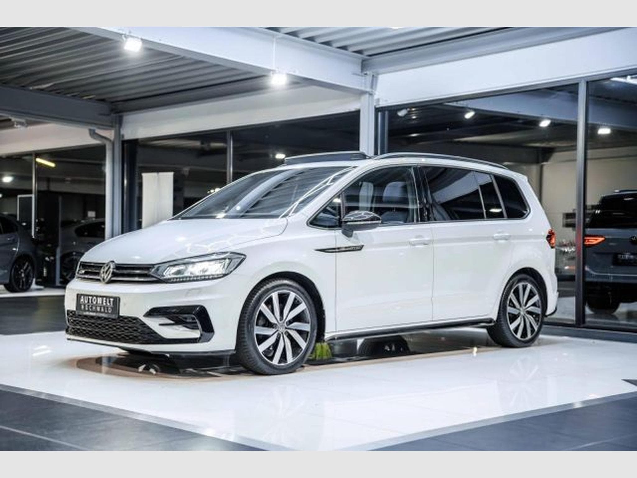VW Touran Touran 2.0 TDI DSG Highl. 3x R-Line 7-Sitze PANO (2019) - Photo 4