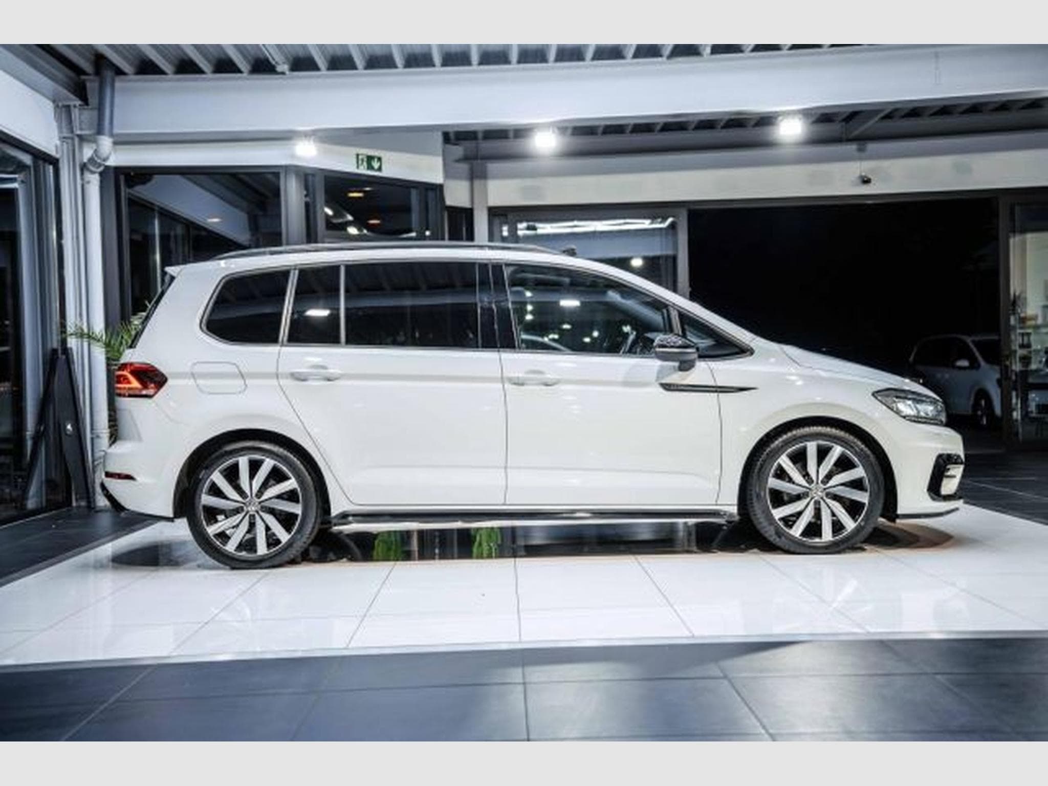 VW Touran Touran 2.0 TDI DSG Highl. 3x R-Line 7-Sitze PANO (2019) - Photo 7