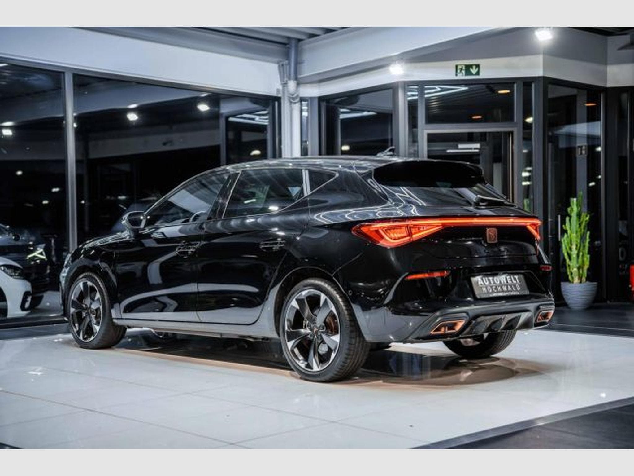 Cupra Leon Leon 1.4 TSI e-Hybrid DSG NAVI RFK LED SHZG VIRT (2022) - Photo 11