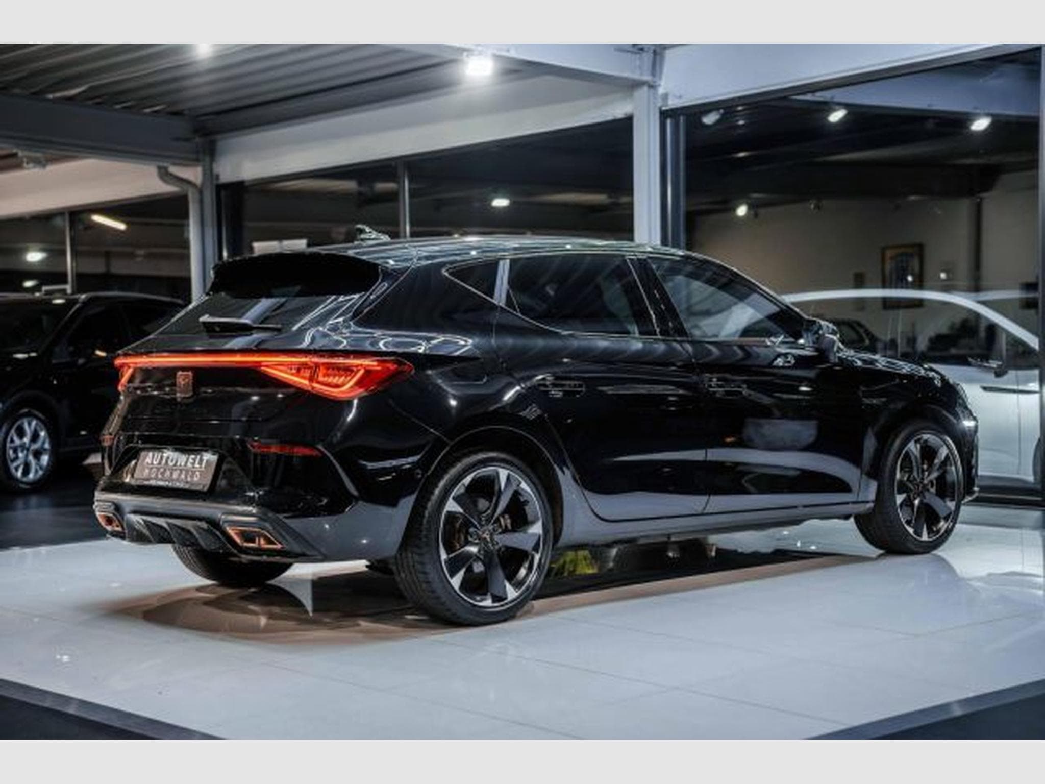Cupra Leon Leon 1.4 TSI e-Hybrid DSG NAVI RFK LED SHZG VIRT (2022) - Photo 13