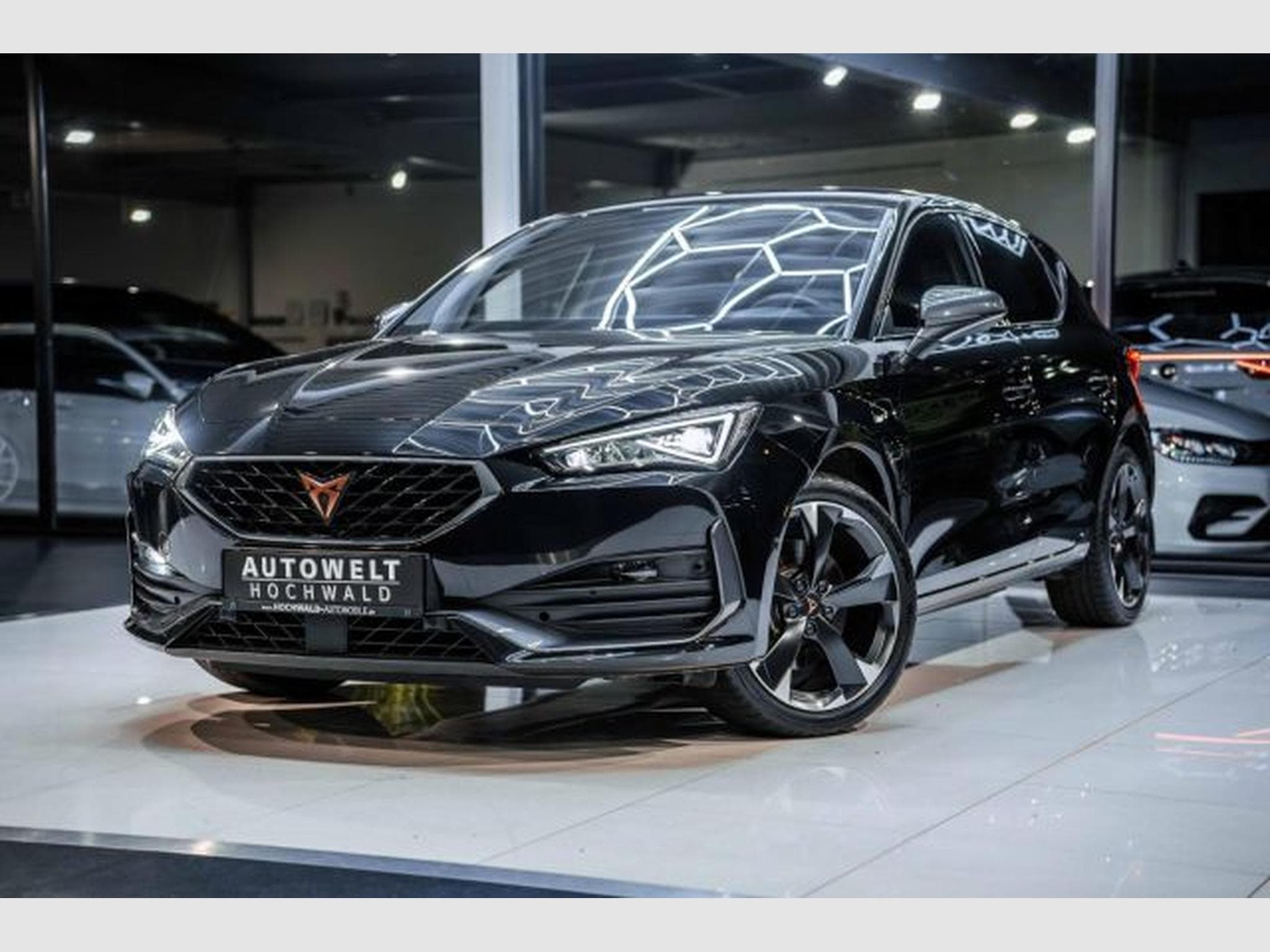 Cupra Leon Leon 1.4 TSI e-Hybrid DSG NAVI RFK LED SHZG VIRT (2022) - Photo 2