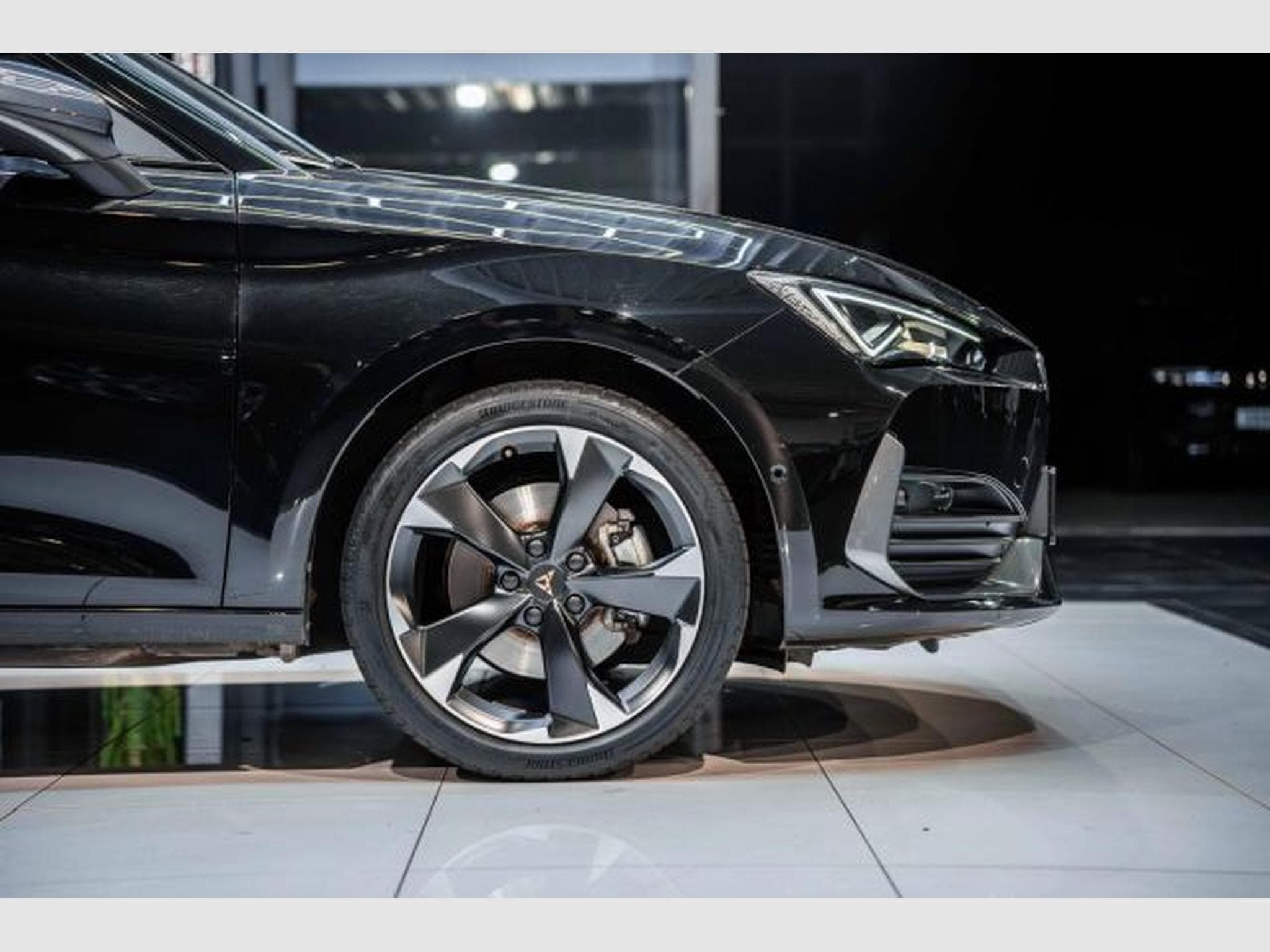 Cupra Leon Leon 1.4 TSI e-Hybrid DSG NAVI RFK LED SHZG VIRT (2022) - Photo 9