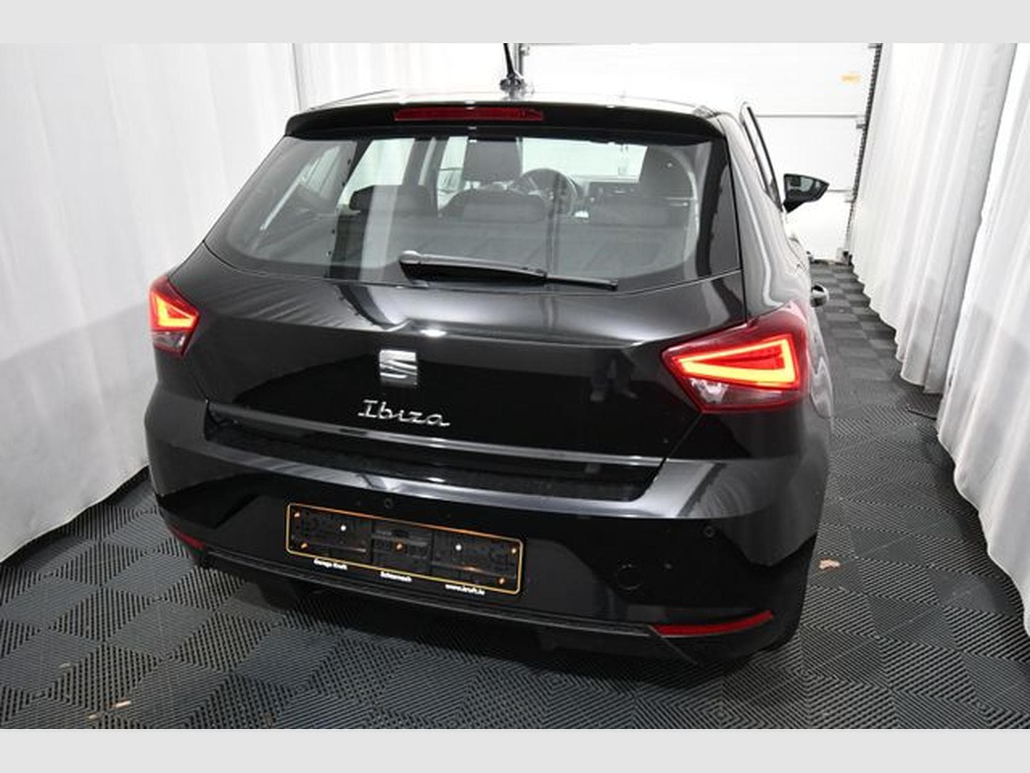 Seat Ibiza Ibiza Style, PDC, LED, GrA, Climatronic (2025) - Photo 4