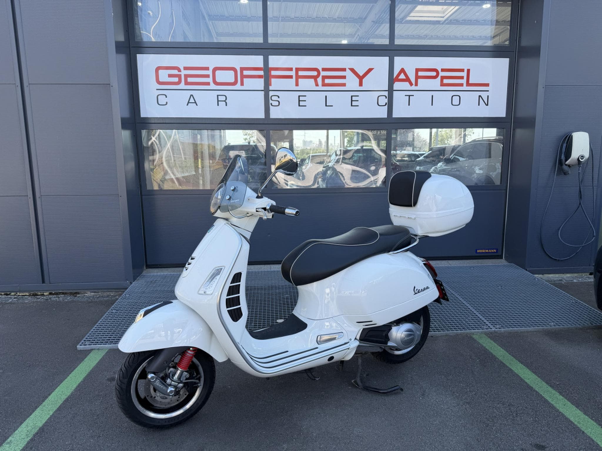 Vespa GTS ie (2016) - Photo 1