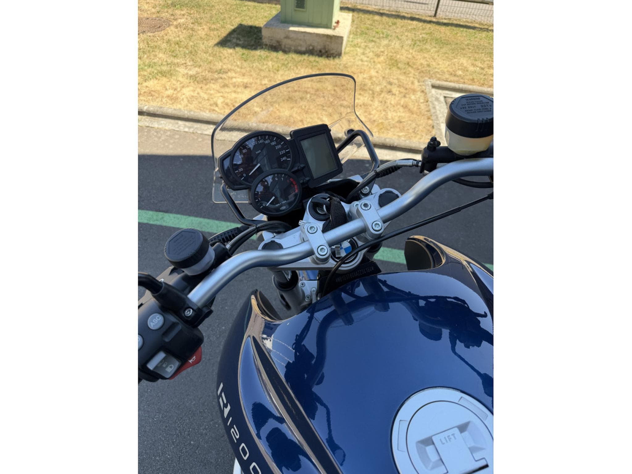 BMW R 1200 R (2010) - Photo 2