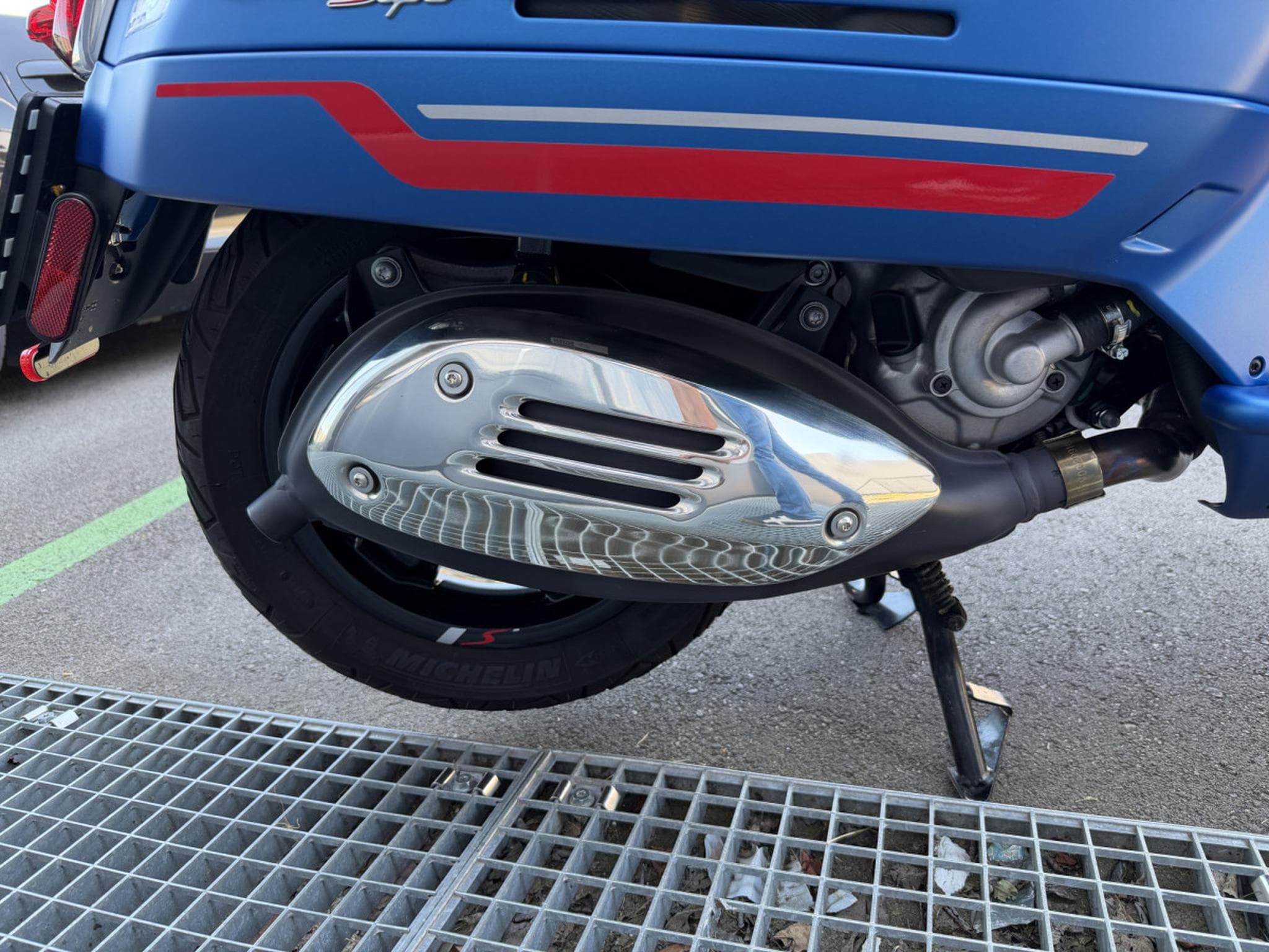 Vespa GTS SUPER SPORT (2021) - Photo 2