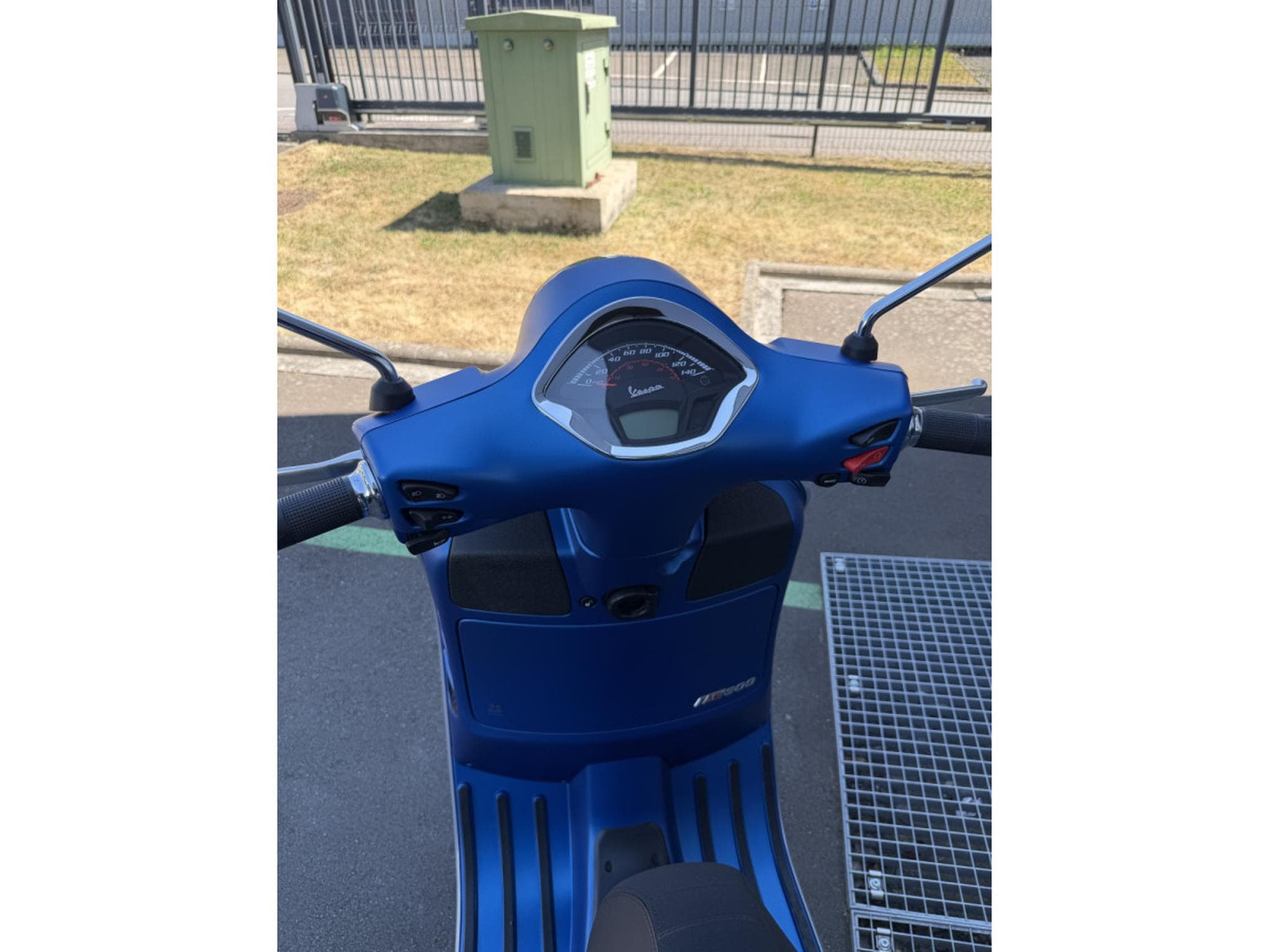 Vespa GTS SUPER SPORT (2021) - Photo 4
