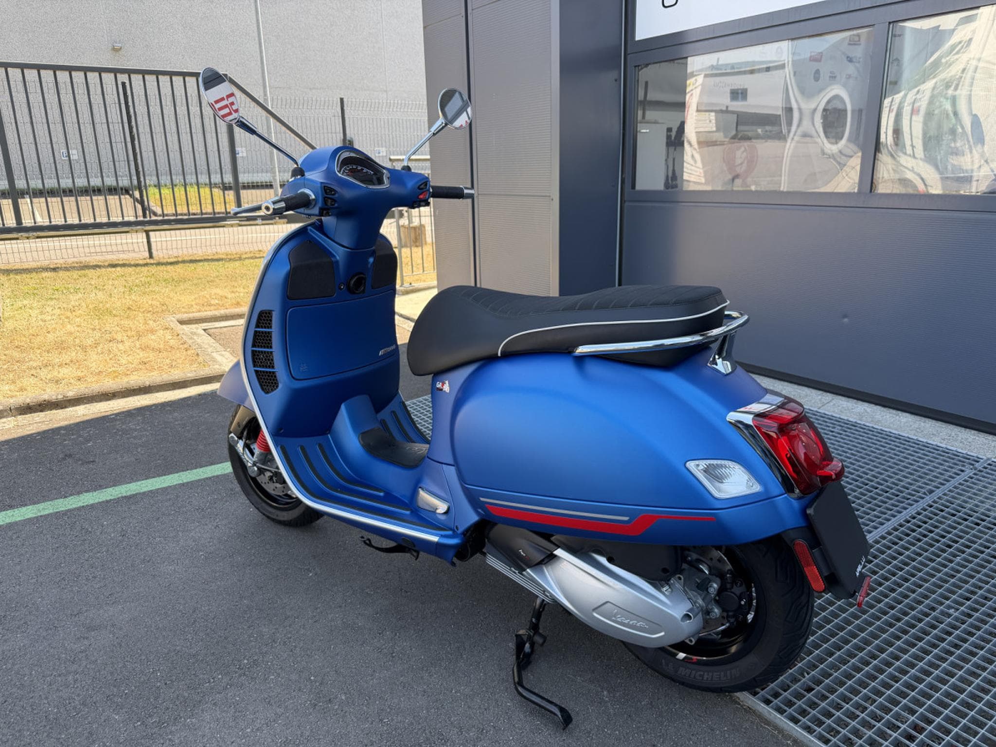 Vespa GTS SUPER SPORT (2021) - Photo 5