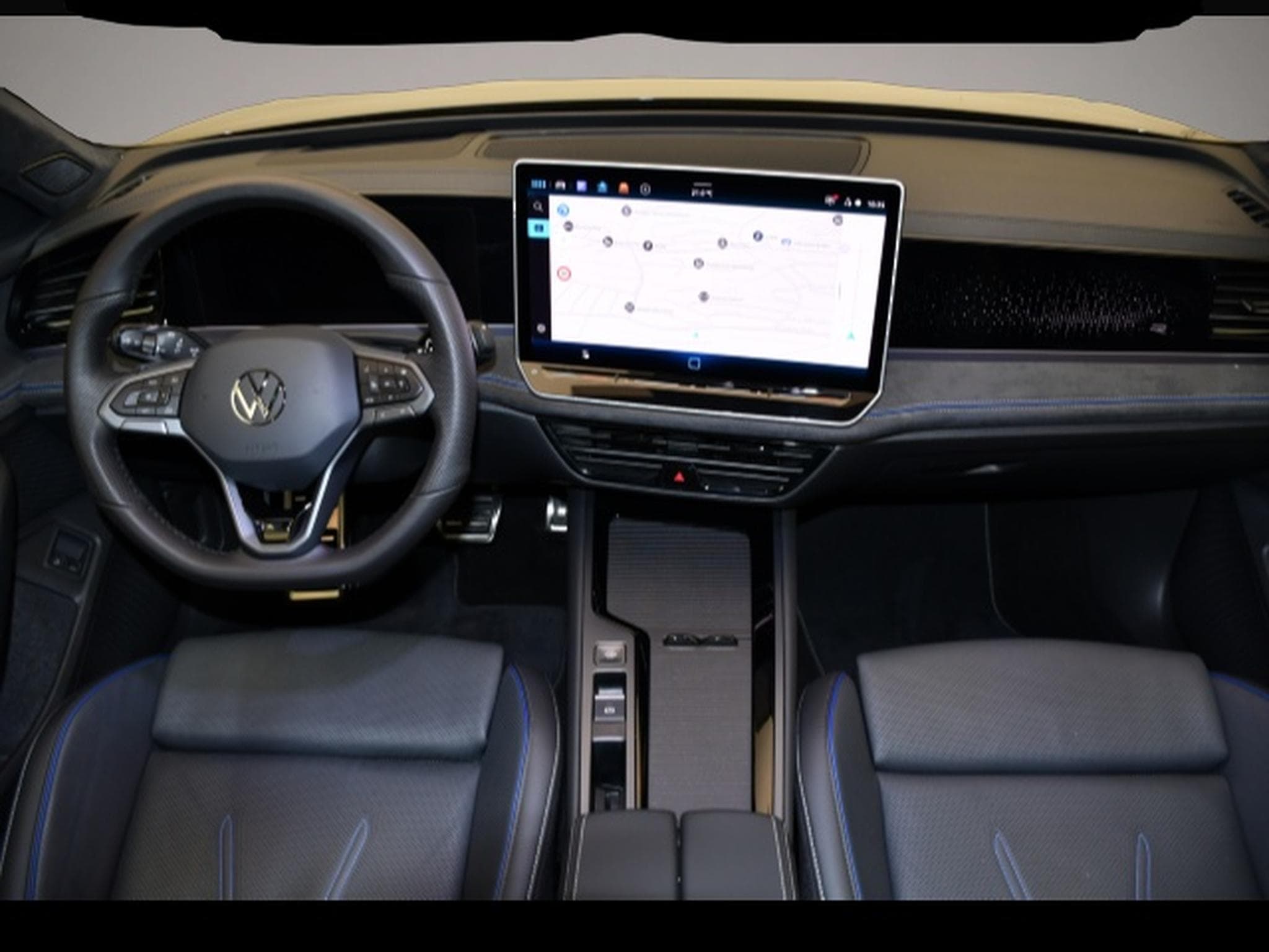 VW Passat (2025) - Photo 4