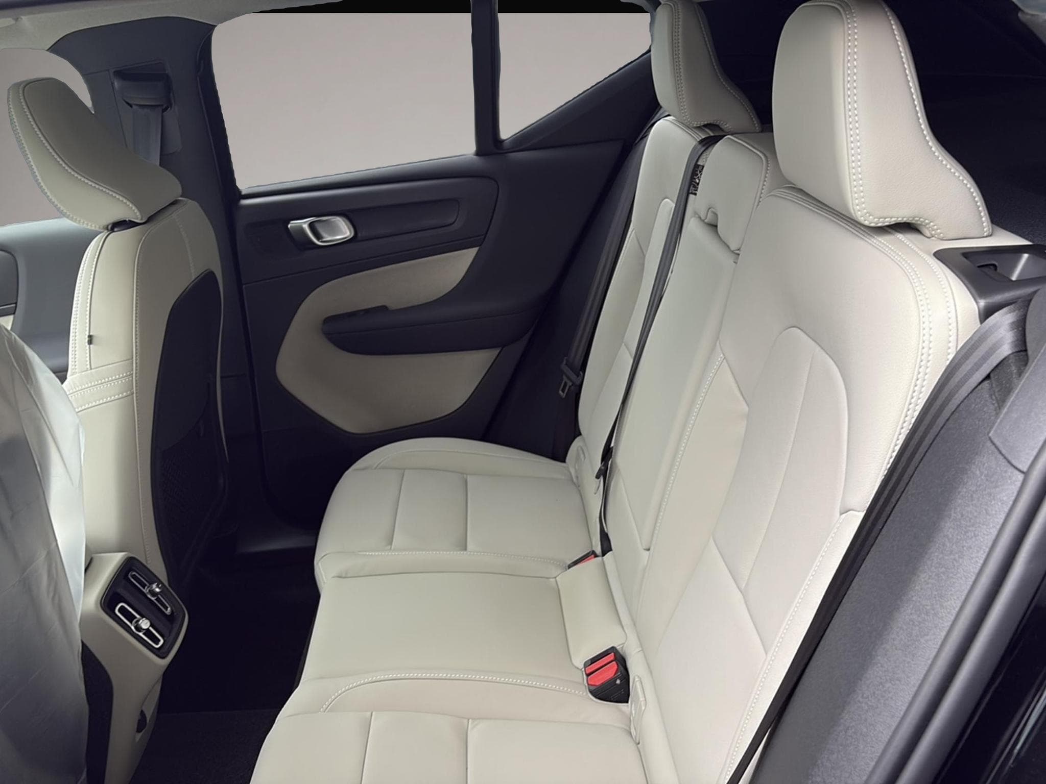 Volvo XC40 (2026) - Photo 4
