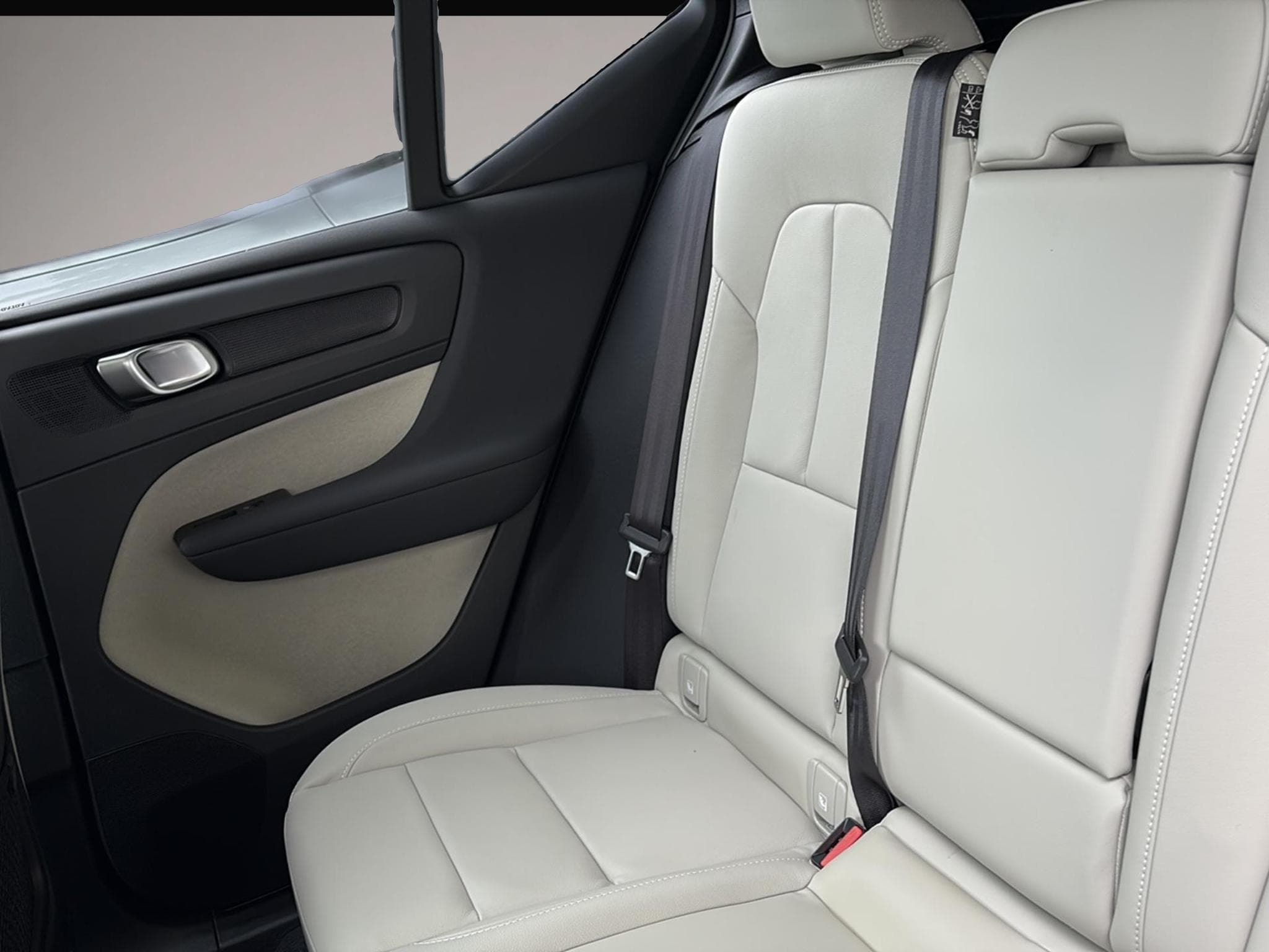 Volvo XC40 (2026) - Photo 5