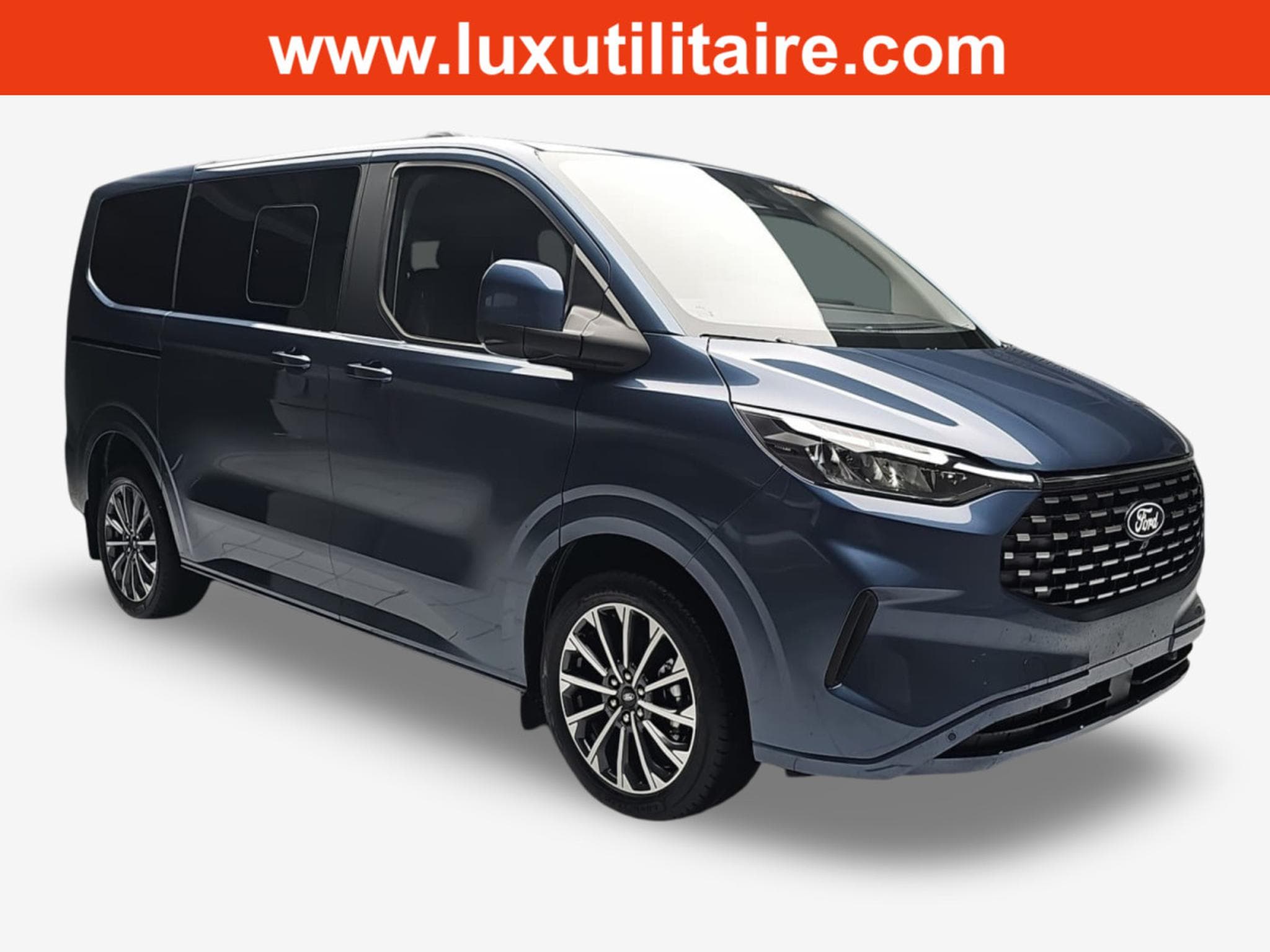 Ford Tourneo 2.0 TDCI ECOBLUE 170 L1 Titanium X (2026) - Photo 1