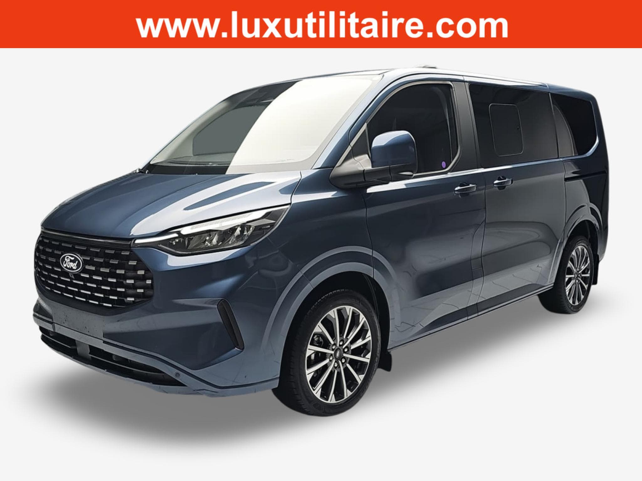 Ford Tourneo 2.0 TDCI ECOBLUE 170 L1 Titanium X (2026) - Photo 2