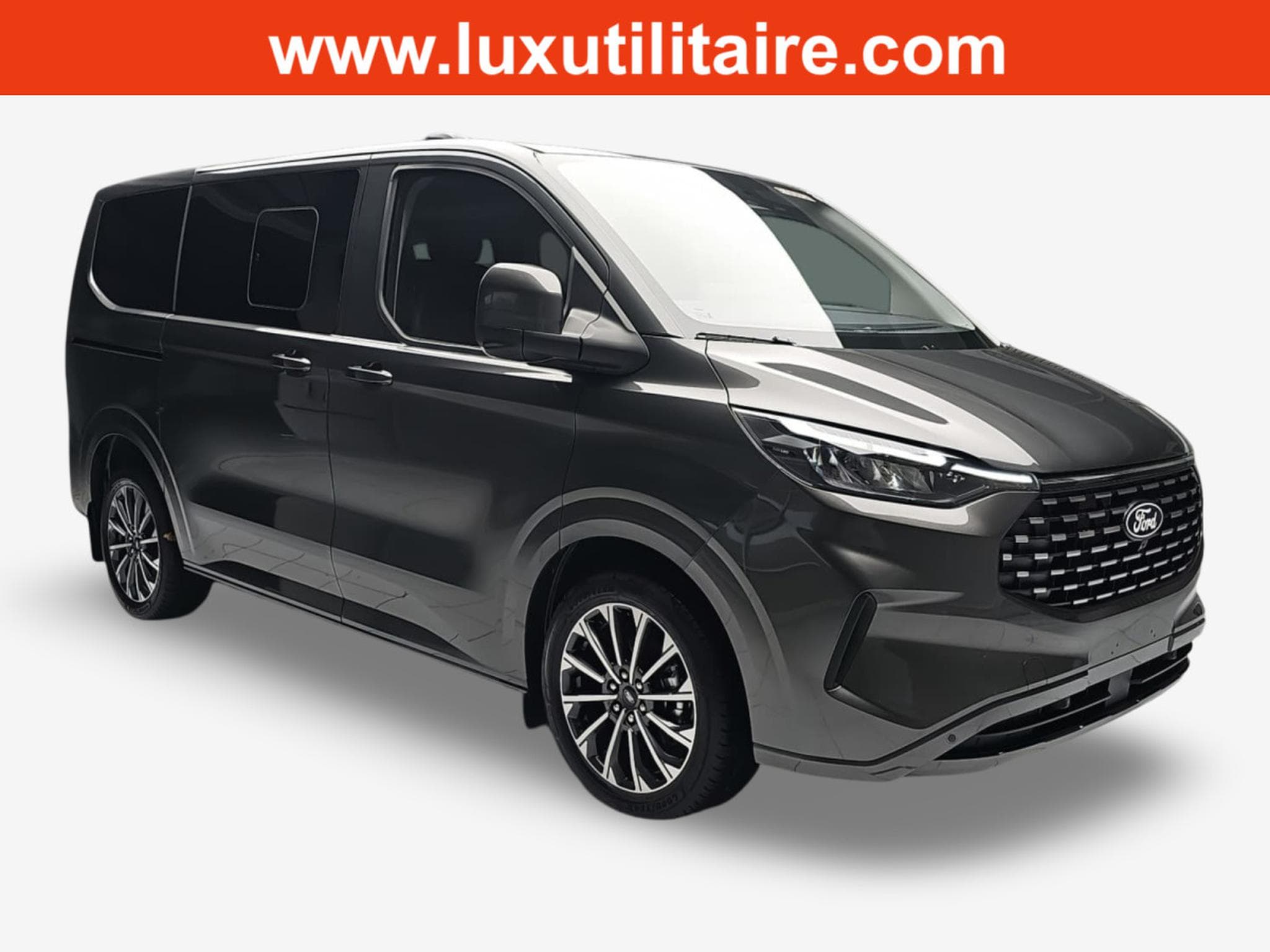 Ford Tourneo 2.0 TDCI ECOBLUE 170 L1 Titanium X (2026) - Photo 1