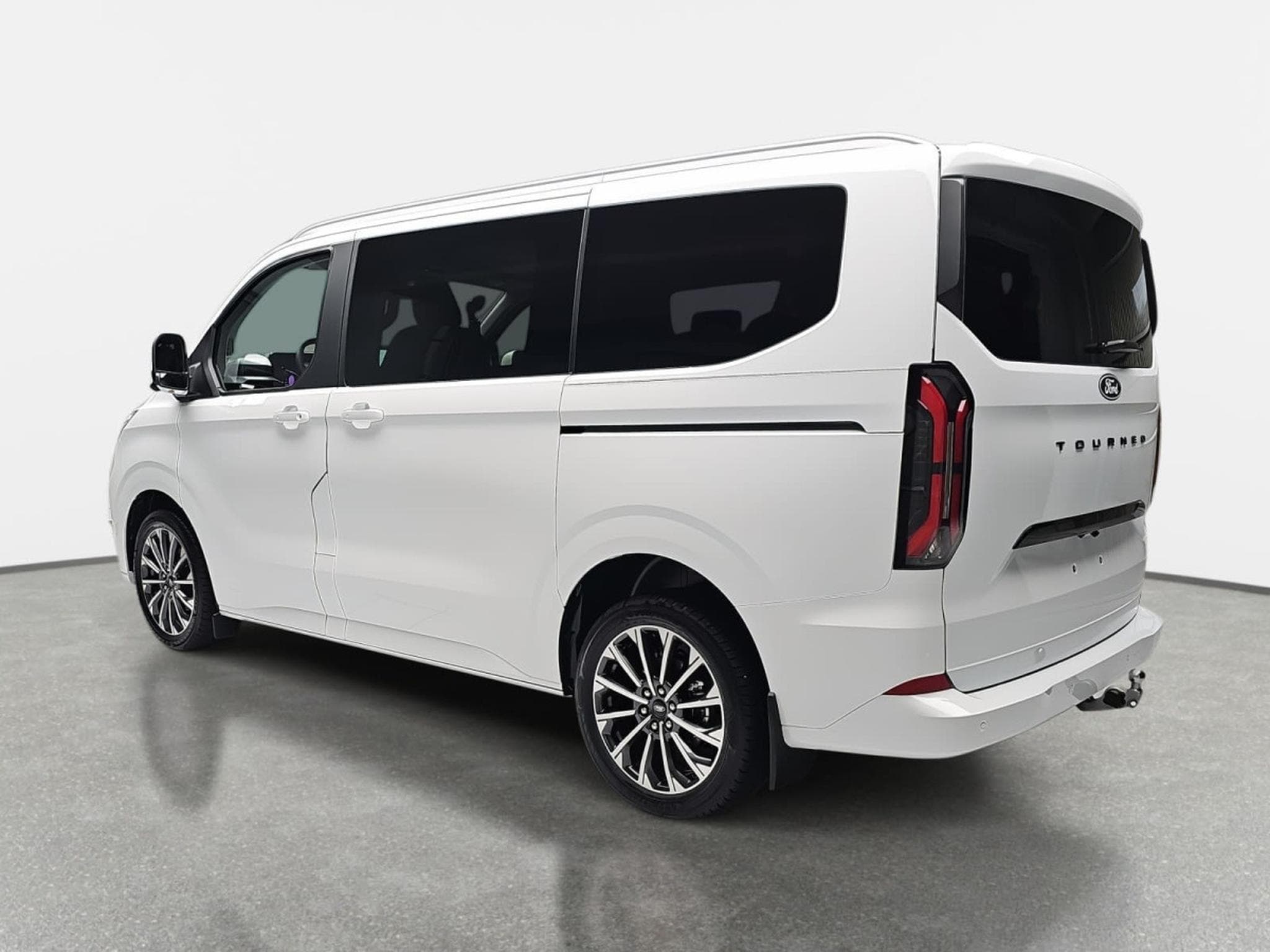 Ford Tourneo 2.0 TDCI ECOBLUE 170 L1 Titanium X (2026) - Photo 4