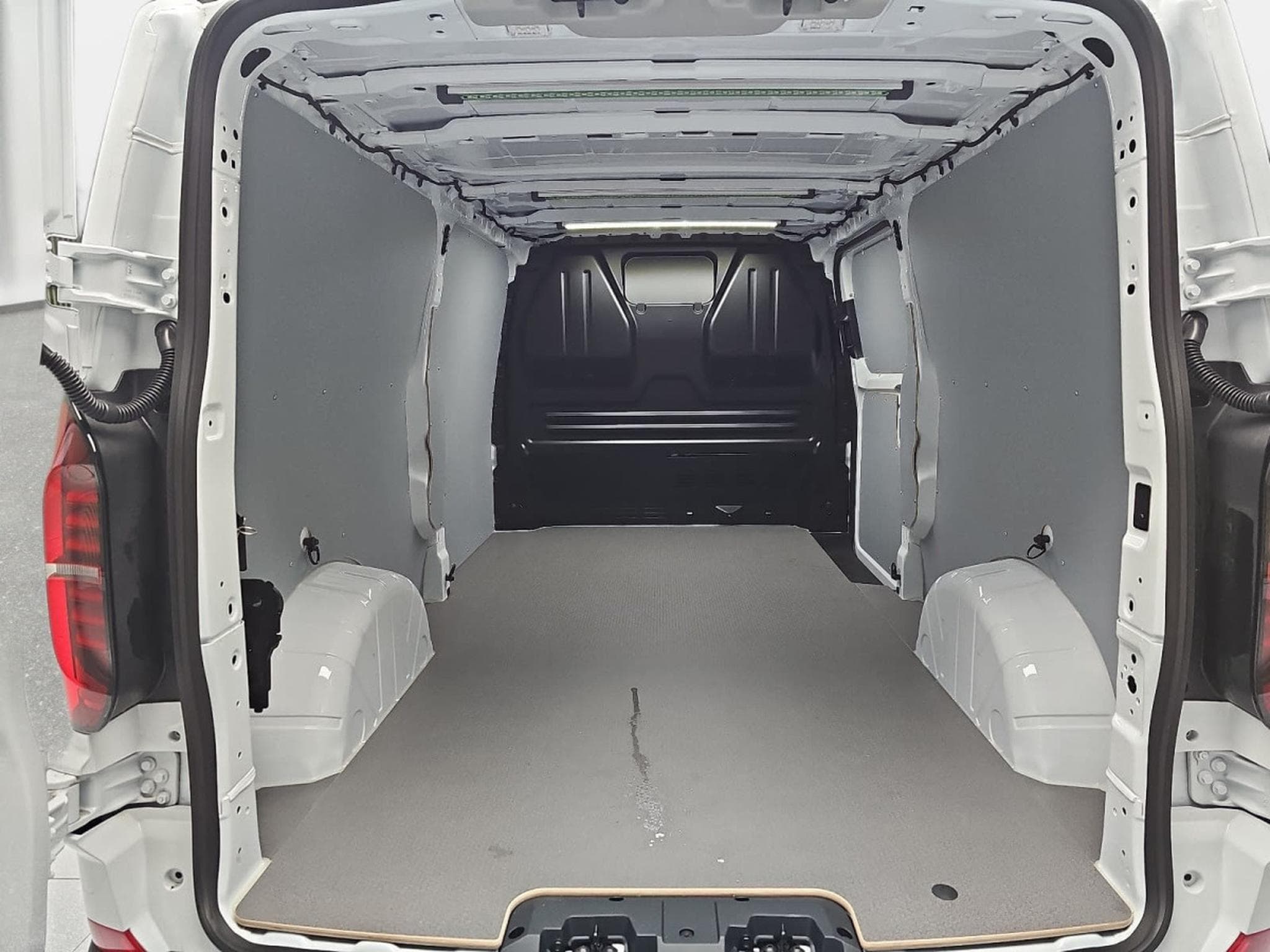 VW T6.1 2.0 TDI DSG 170 L2H1 (2026) - Photo 14