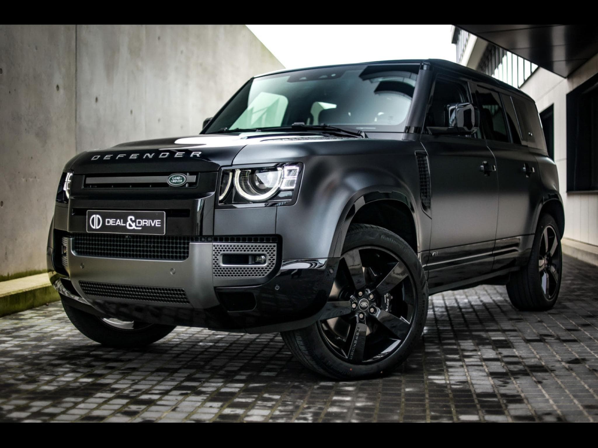 Land-Rover Defender 110 P525 5.0 V8 AWD CARPATHIAN EDITION – CARPATHIAN GREY (2022) - Photo 1