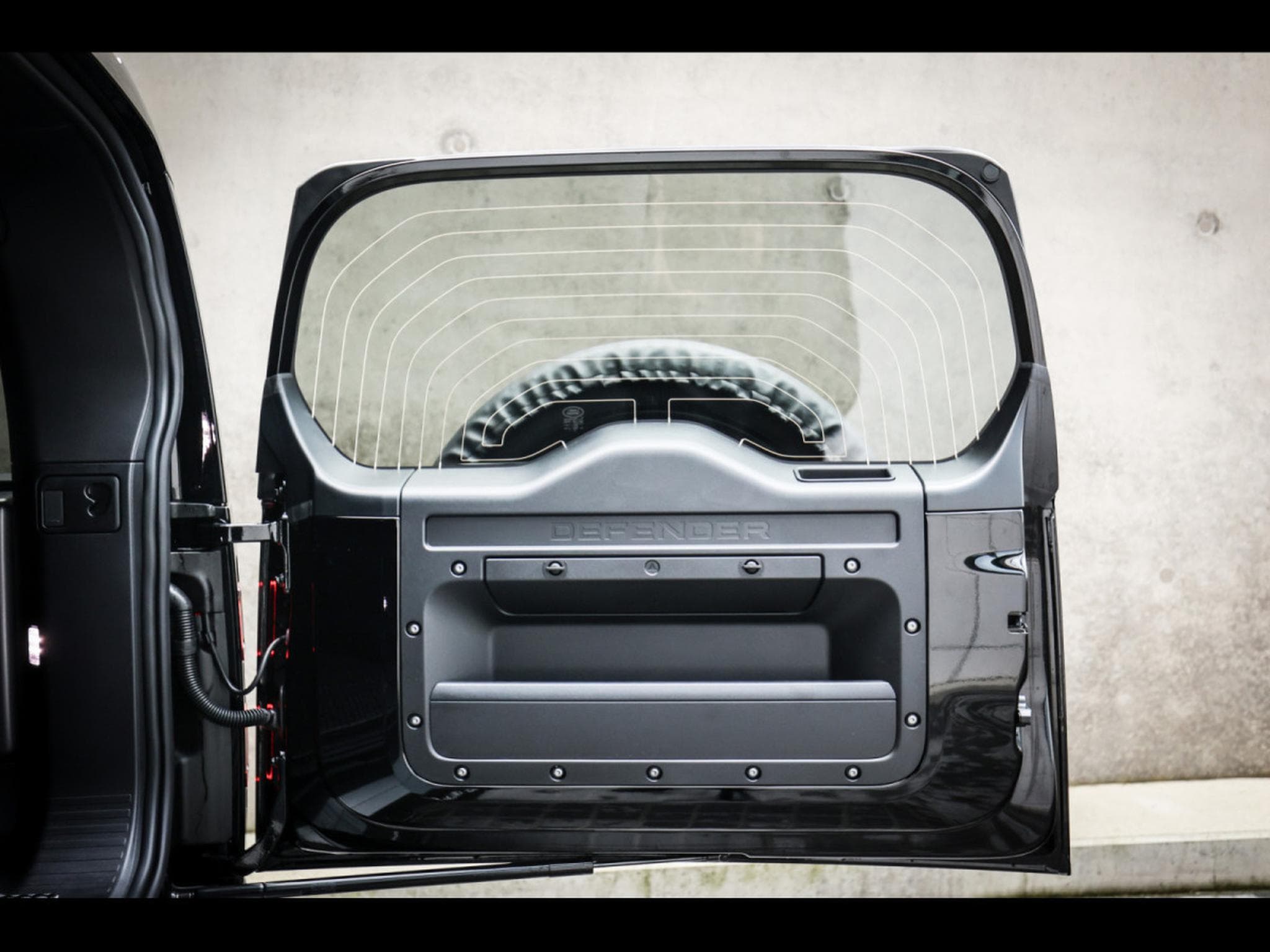 Land-Rover Defender 110 P525 5.0 V8 AWD CARPATHIAN EDITION – CARPATHIAN GREY (2022) - Photo 15