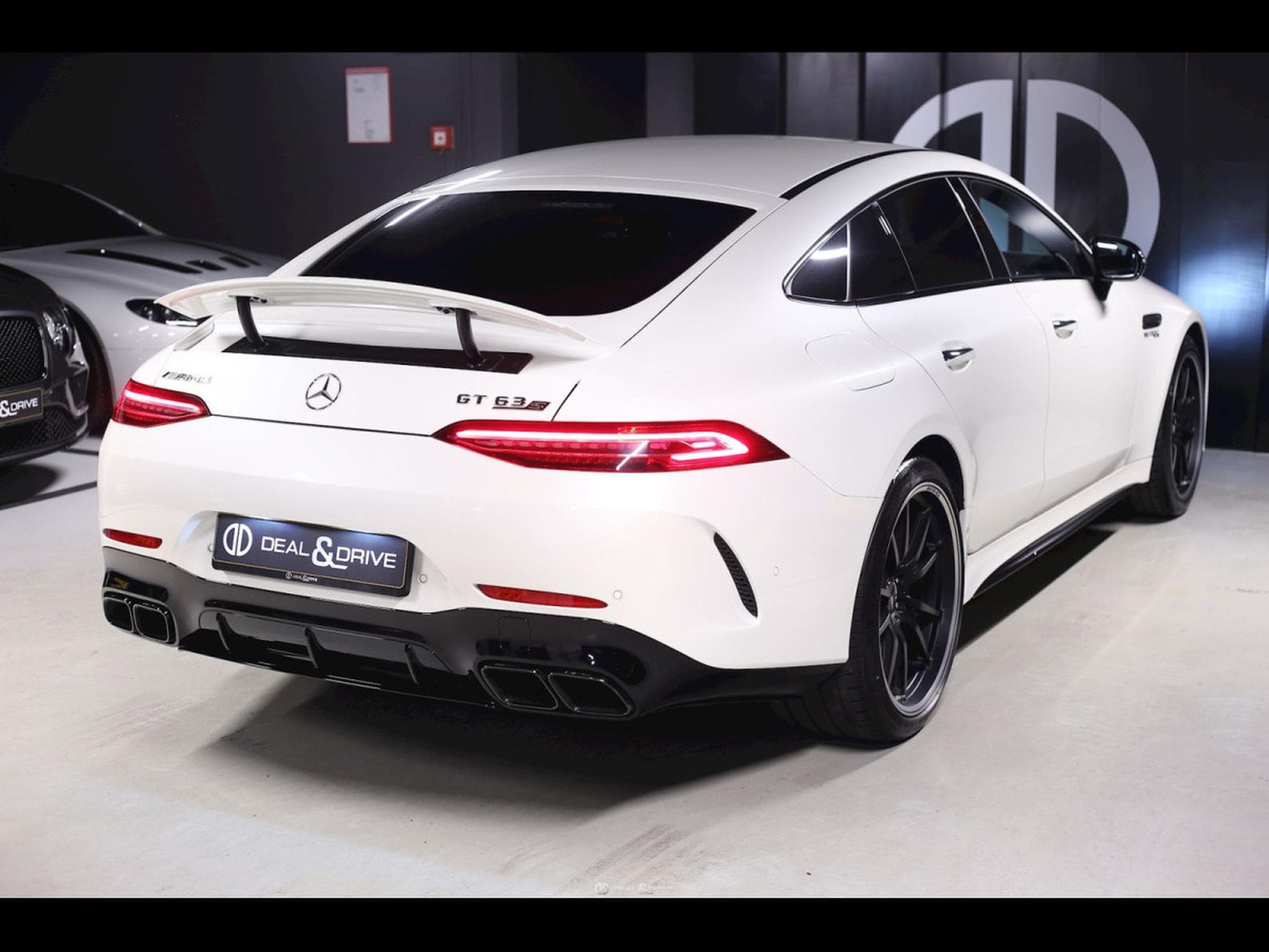 Mercedes AMG GT 4 PORTES 4.0 V8 63 S 4MATIC+ (639 CH) - DIAMOND WHITE METALL (2019) - Photo 7