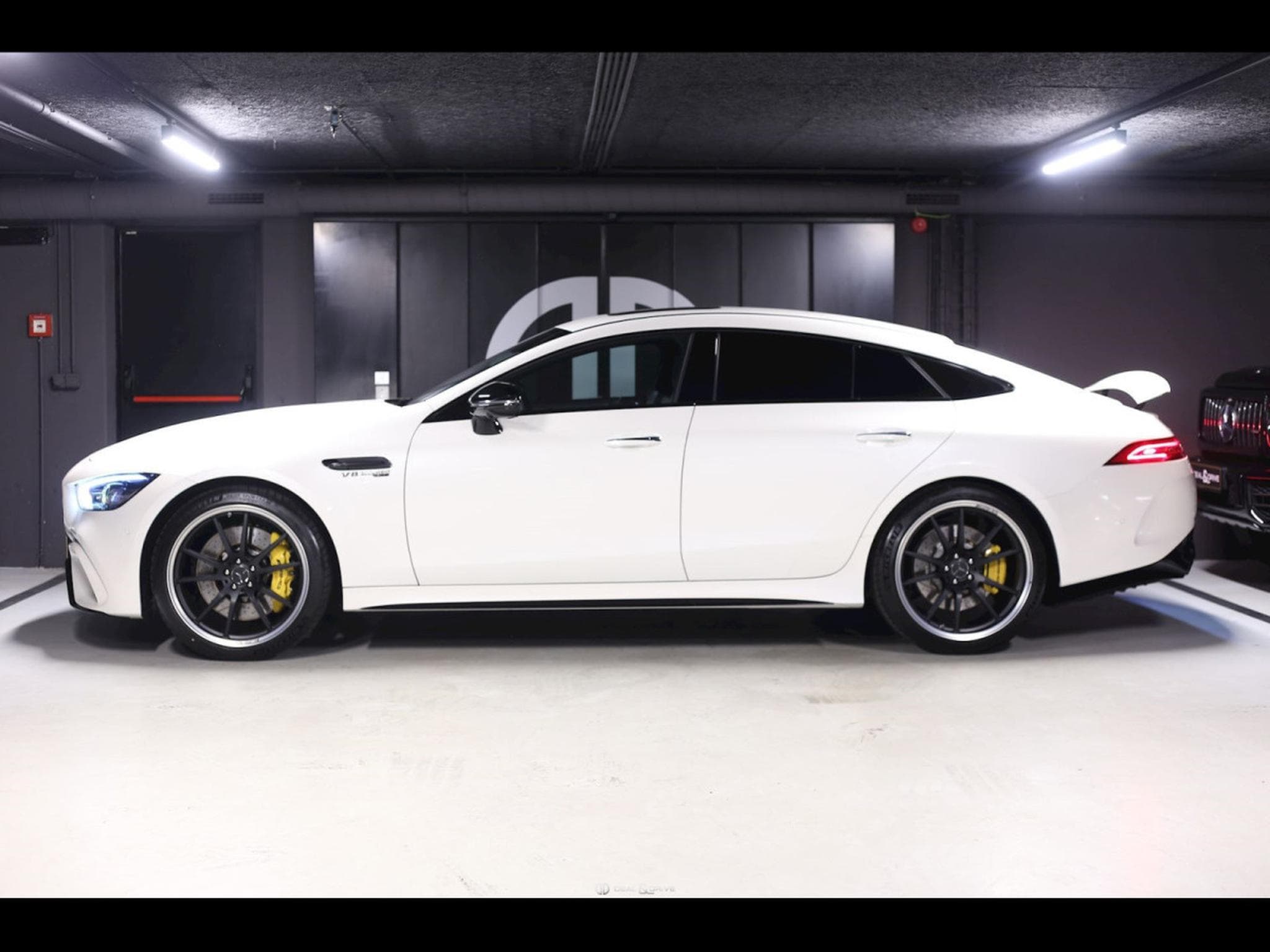 Mercedes AMG GT 4-Door 4.0 V8 63 S 4MATIC+ (639 CH) - DIAMOND WHITE METALLIC DESIGN (2019) - Photo 2