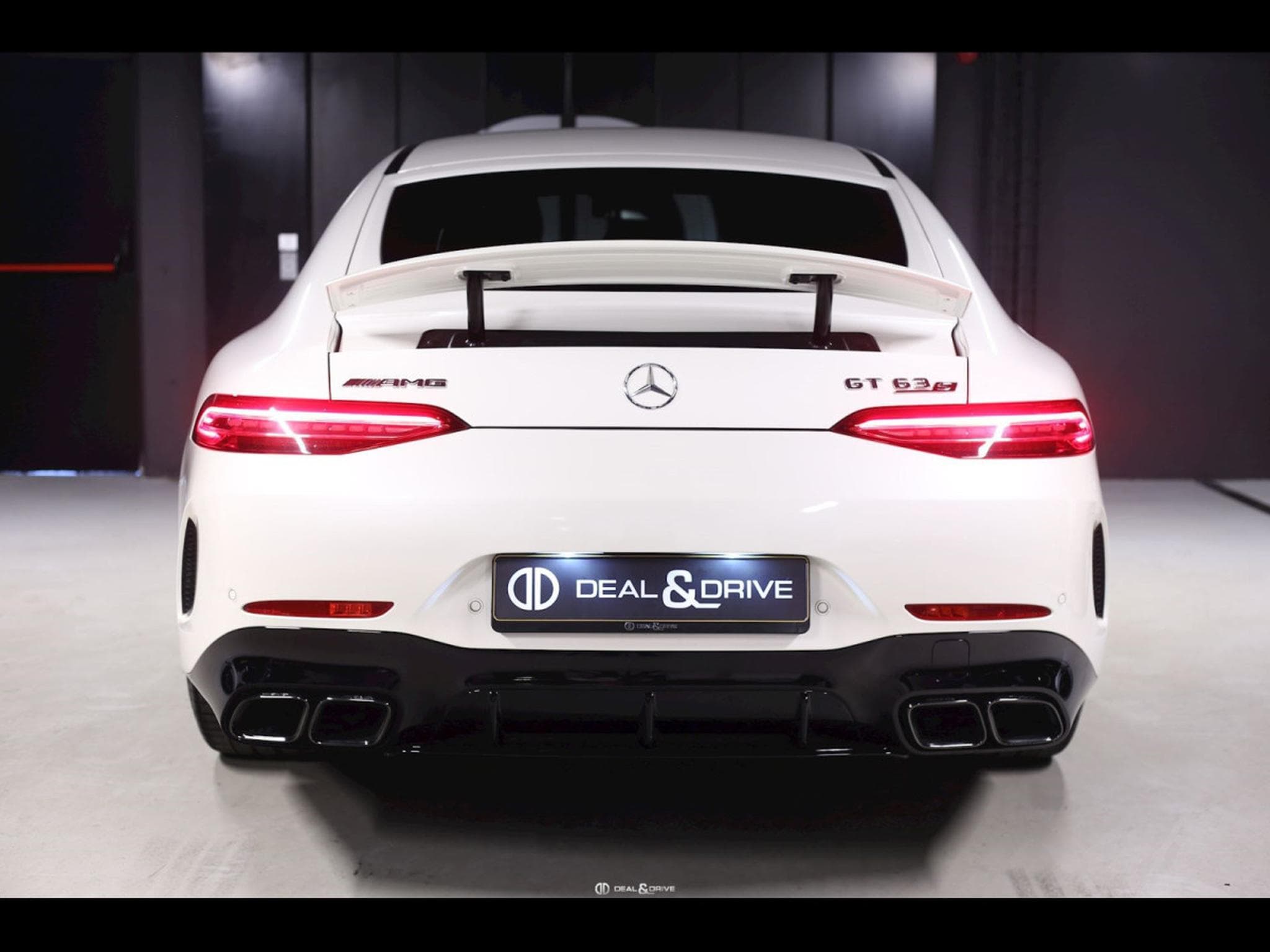 Mercedes AMG GT 4-Door 4.0 V8 63 S 4MATIC+ (639 CH) - DIAMOND WHITE METALLIC DESIGN (2019) - Photo 4