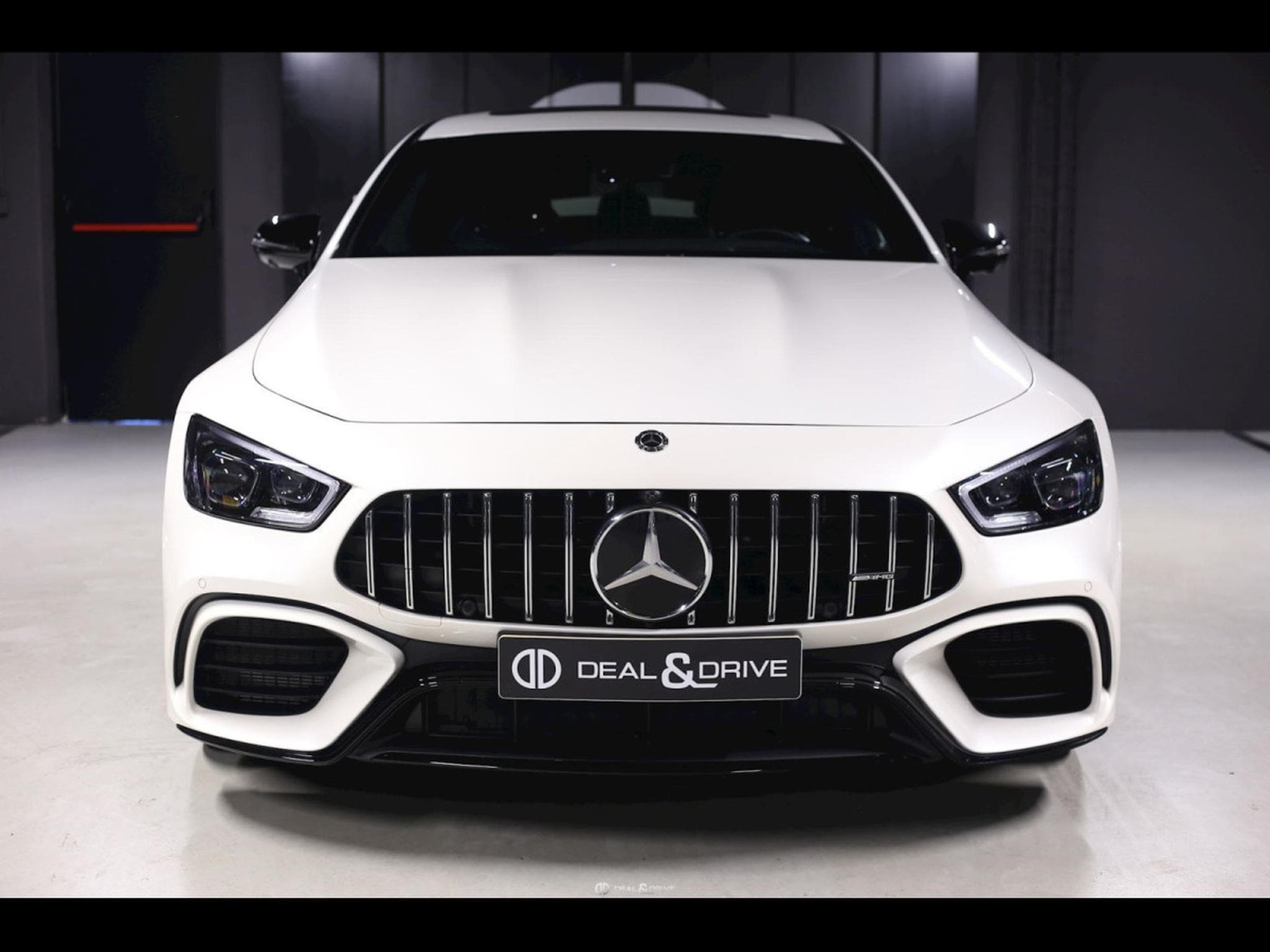 Mercedes AMG GT 4-Door 4.0 V8 63 S 4MATIC+ (639 CH) - DIAMOND WHITE METALLIC DESIGN (2019) - Photo 5