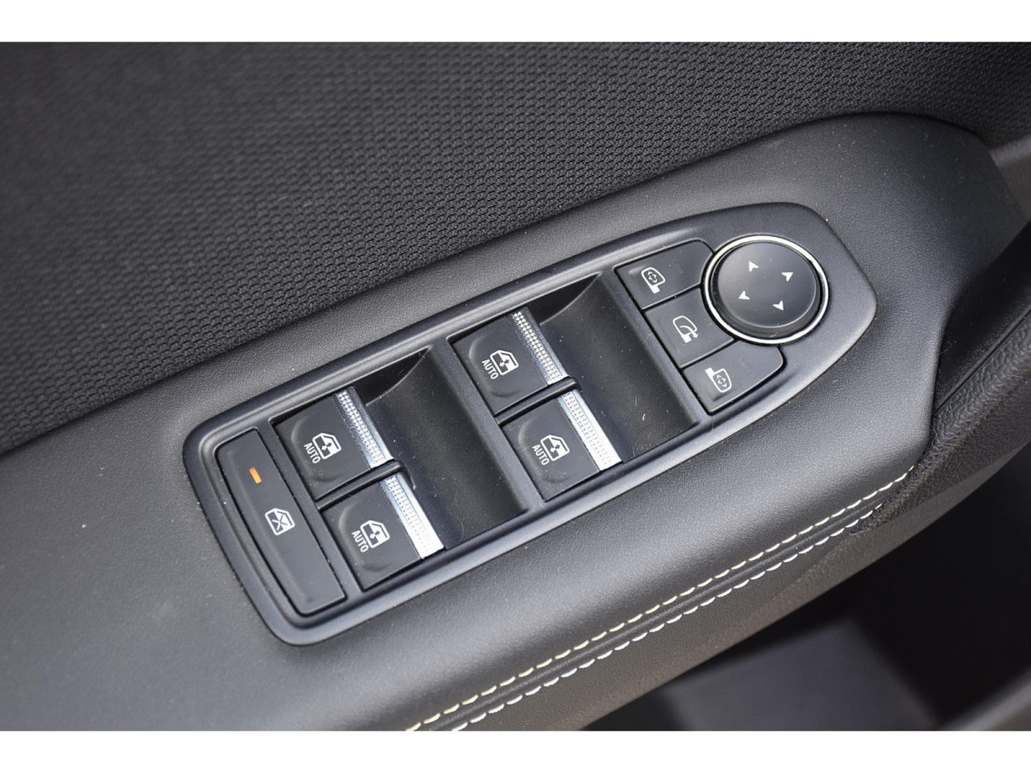 Renault Symbioz 1.6 E-TECH HEV Iconic EDC PANO HARMAN CAM360 1° MAIN (2025) - Photo 21