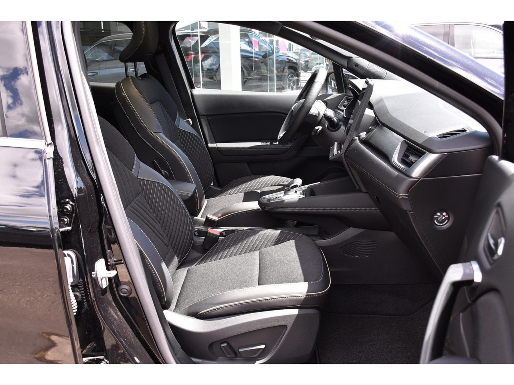Renault Symbioz 1.6 E-TECH HEV Iconic EDC PANO HARMAN CAM360 1° MAIN (2025) - Photo 7