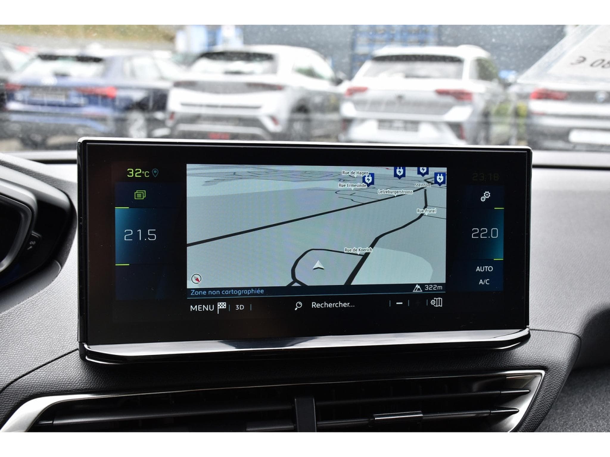 Peugeot 3008 1.6 Hybrid PHEV 180 Allure e-EAT8 LANE CAM 1° MAIN (2025) - Photo 10