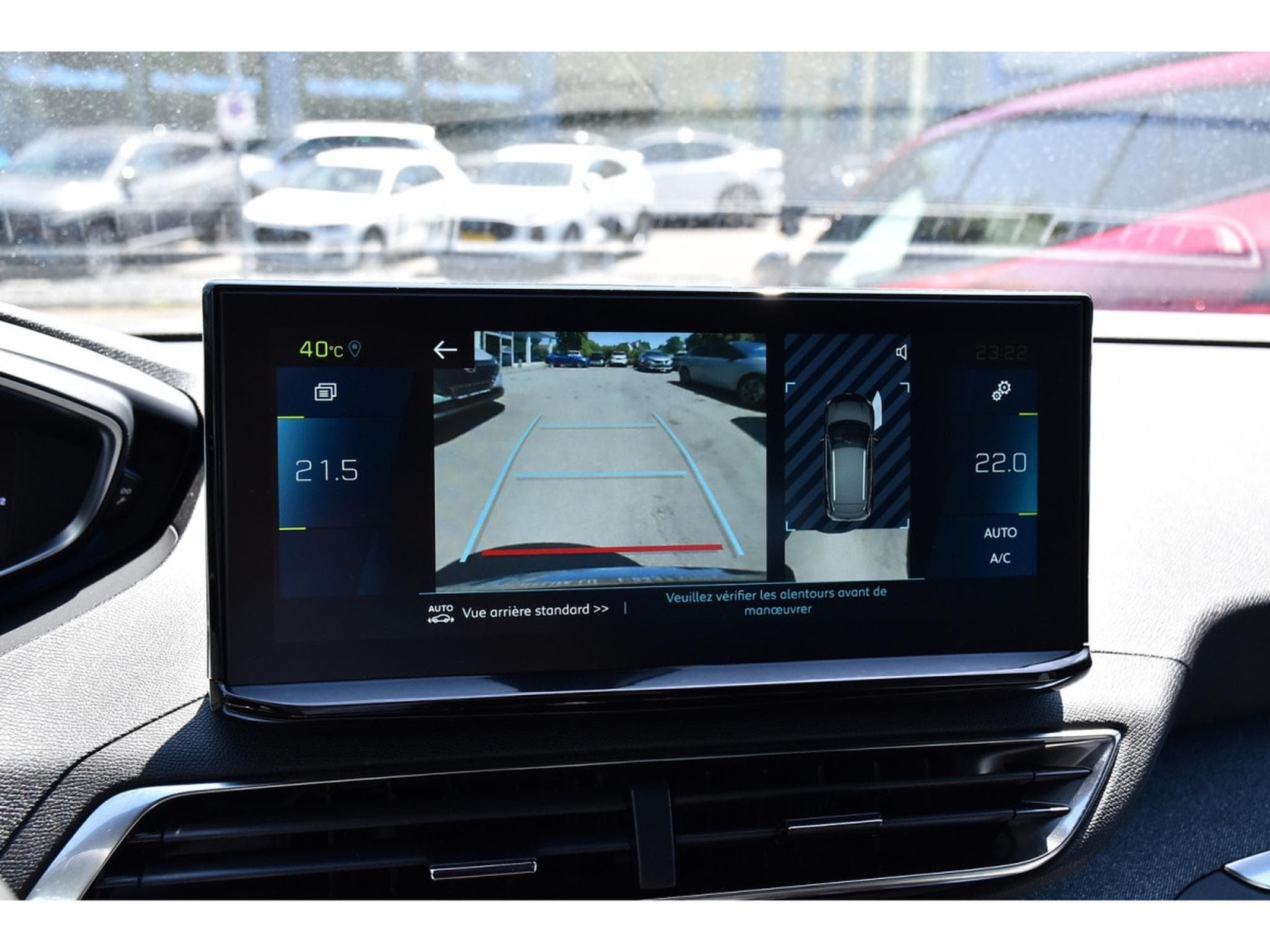 Peugeot 3008 1.6 Hybrid PHEV 180 Allure e-EAT8 LANE CAM 1° MAIN (2025) - Photo 16