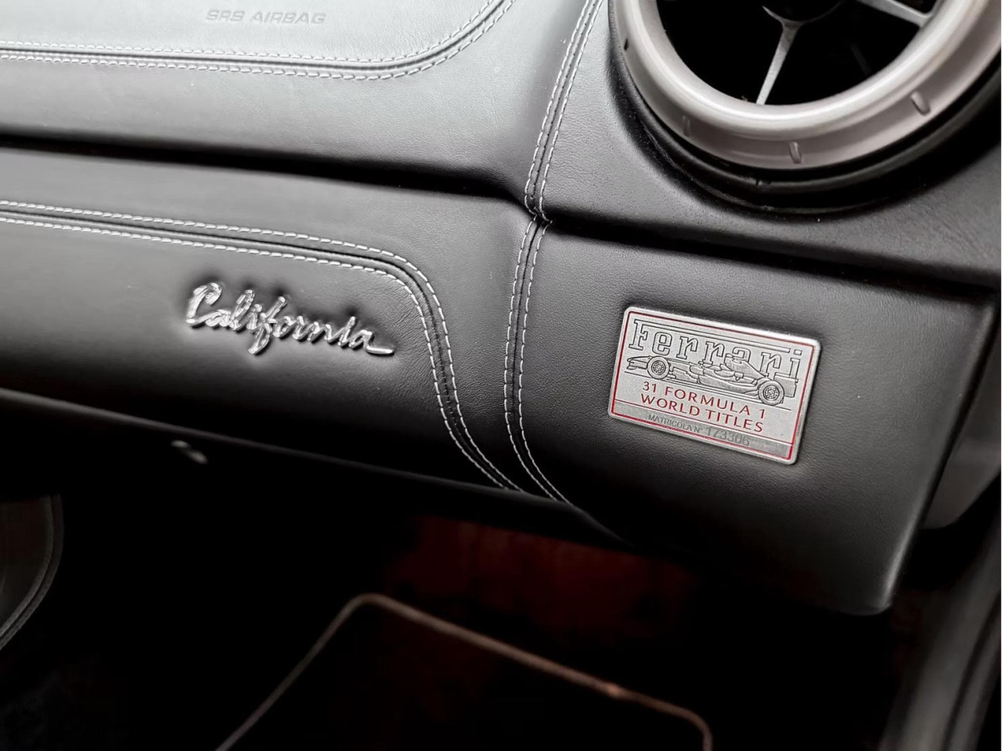 Ferrari California V8 4.3 Nero Daytona (2010) - Photo 12