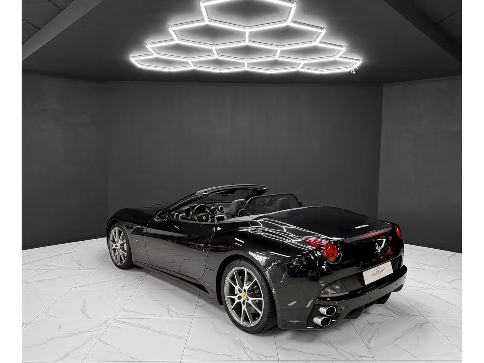 Ferrari California V8 4.3 Nero Daytona (2010) - Photo 3