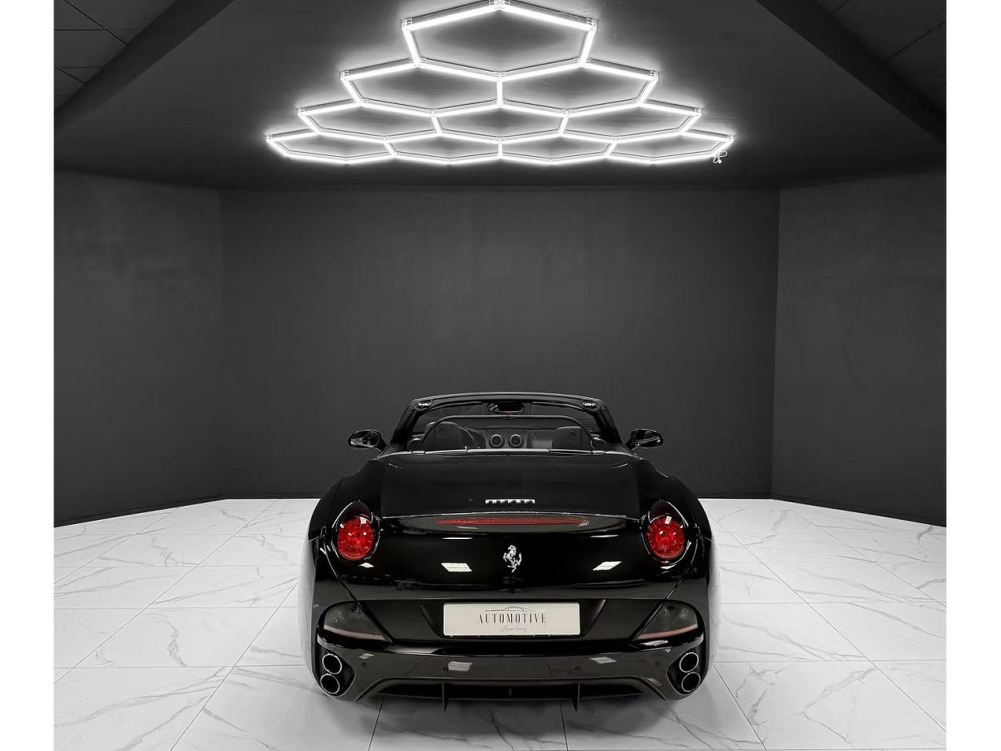 Ferrari California V8 4.3 Nero Daytona (2010) - Photo 4