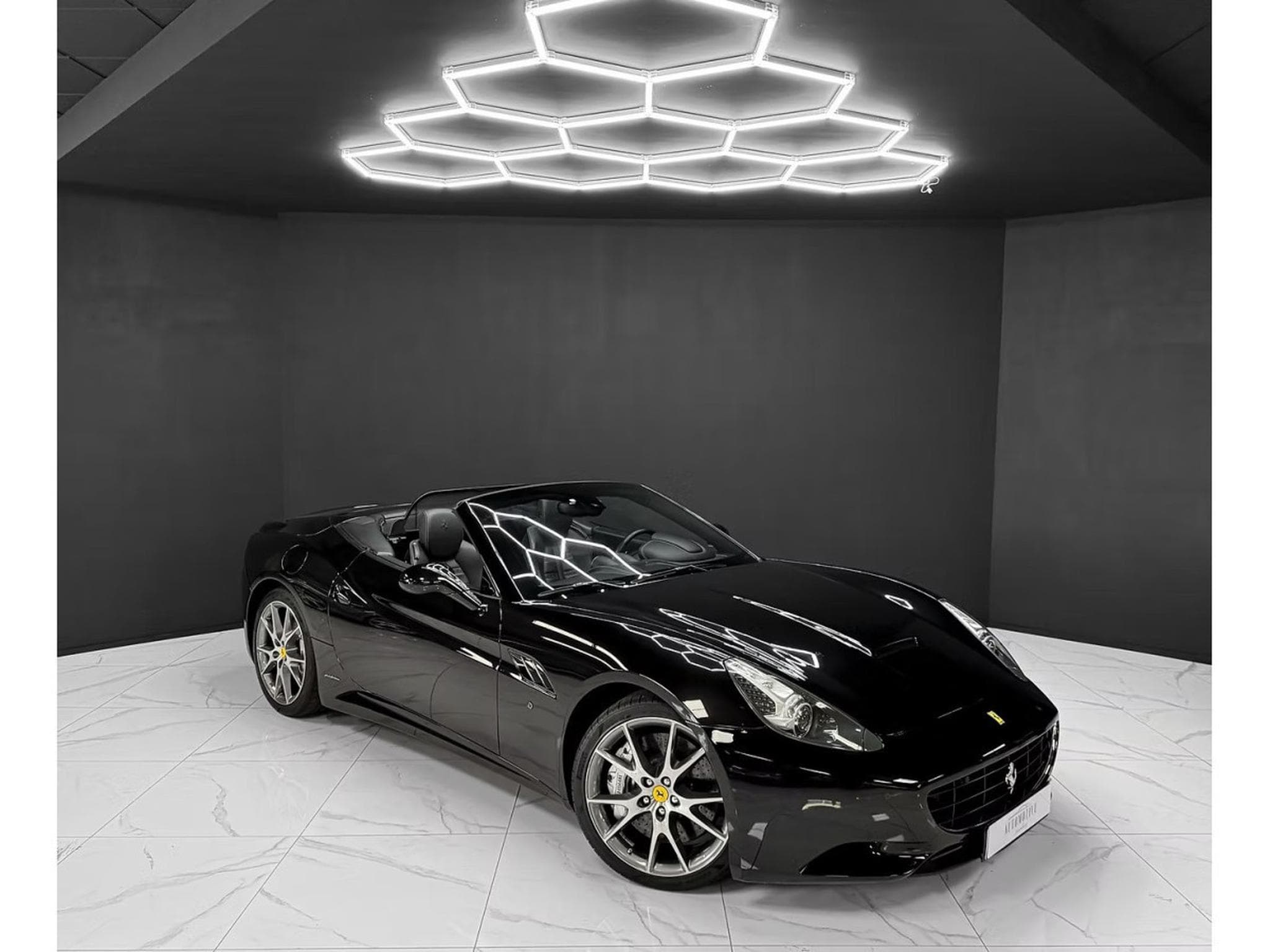 Ferrari California V8 4.3 Nero Daytona (2010) - Photo 7