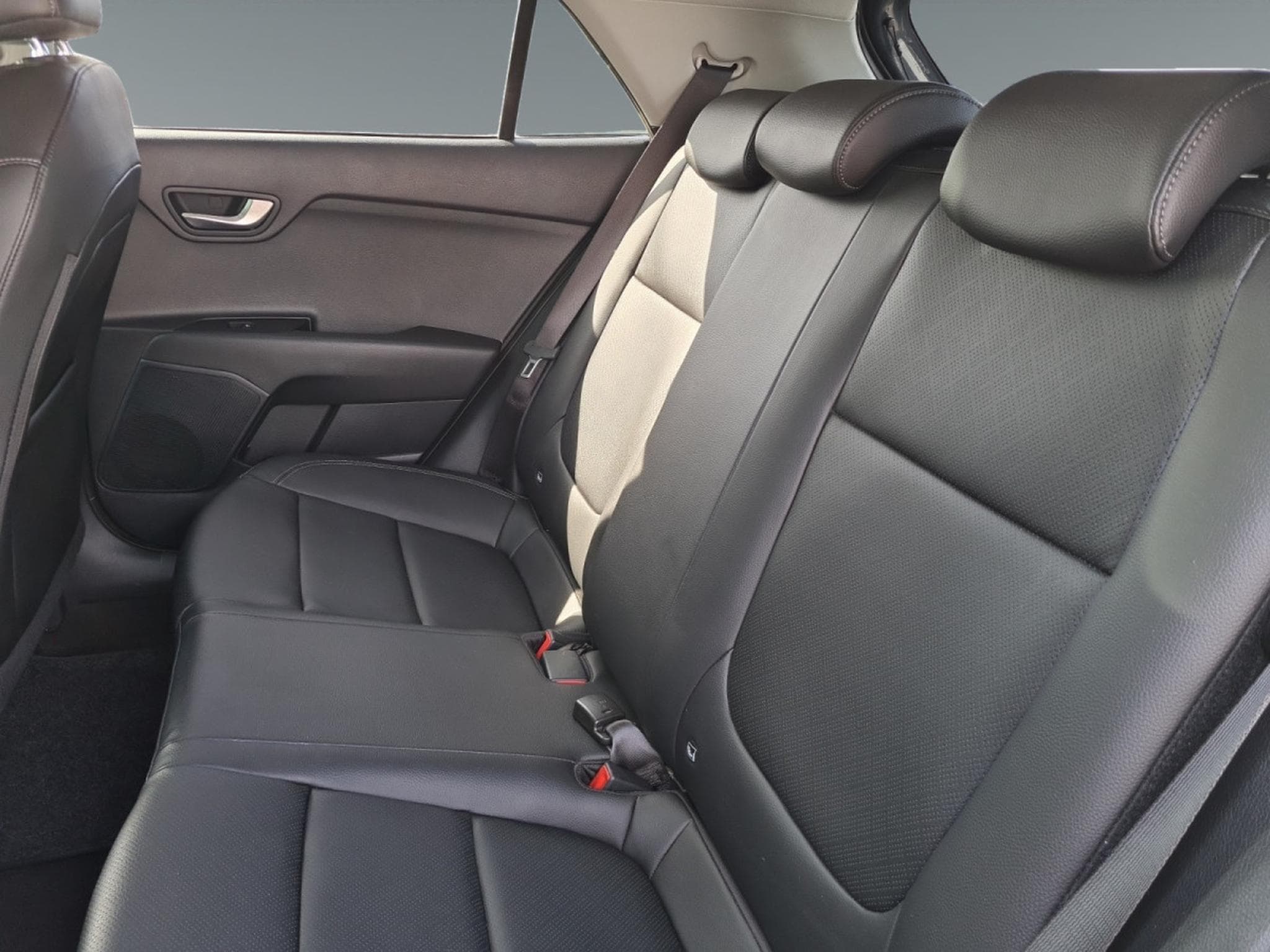 Kia Rio Pulse 1.2 ISG (2022) - Photo 14