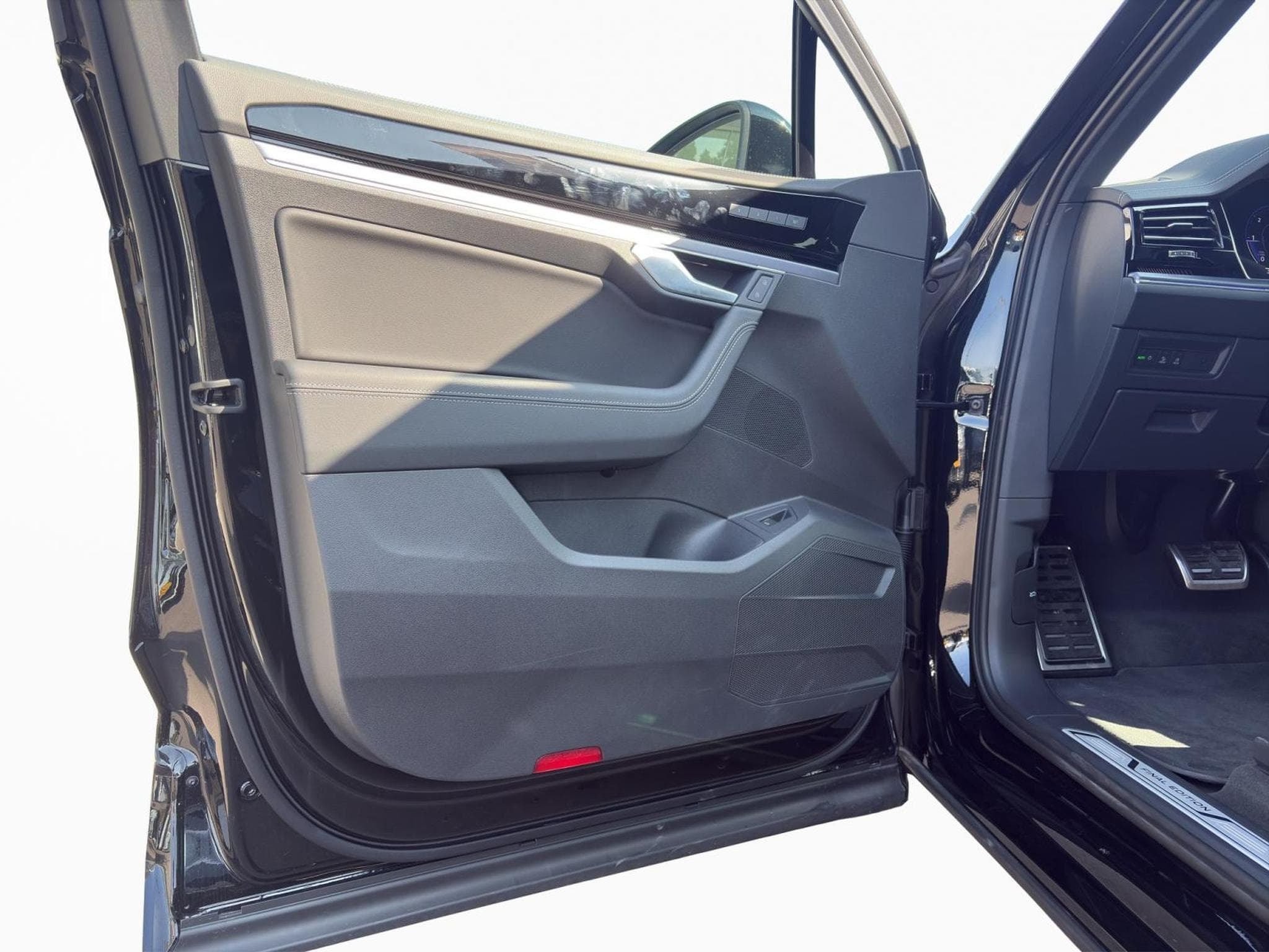 VW Touareg R-Line (2026) - Photo 11
