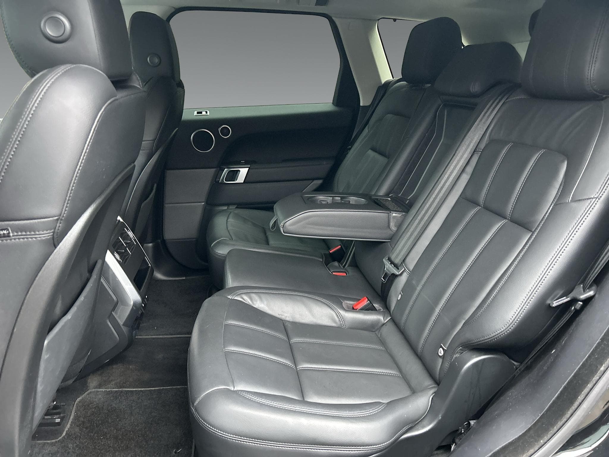 Land-Rover Range Rover Sport D250 S (2021) - Photo 8