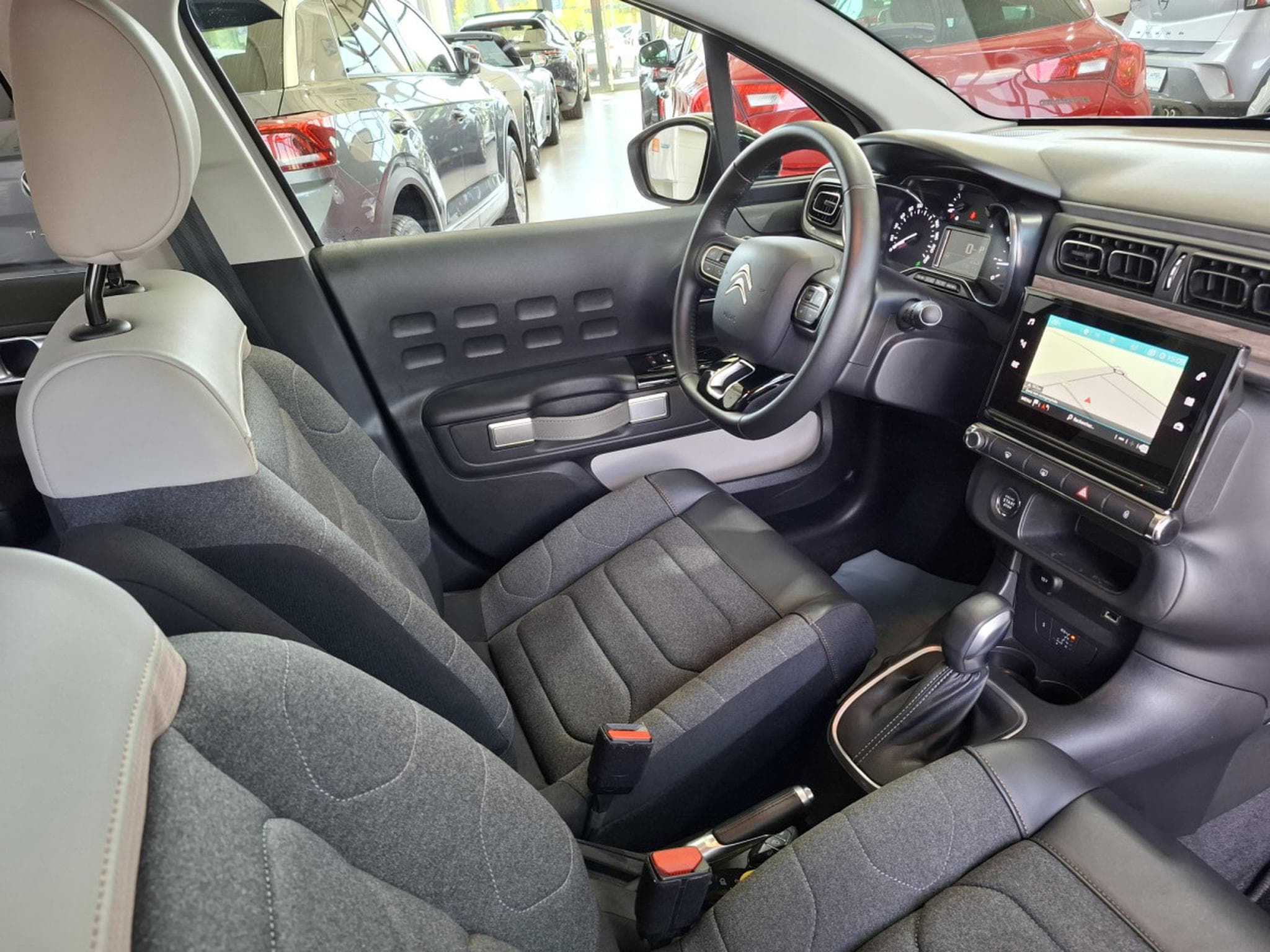 Citroën C3 SHINEPACK 110 B.AUTO, NAVI, CUIR, CARPLAY,LED, CAMERA, 1HAND (2021) - Photo 14