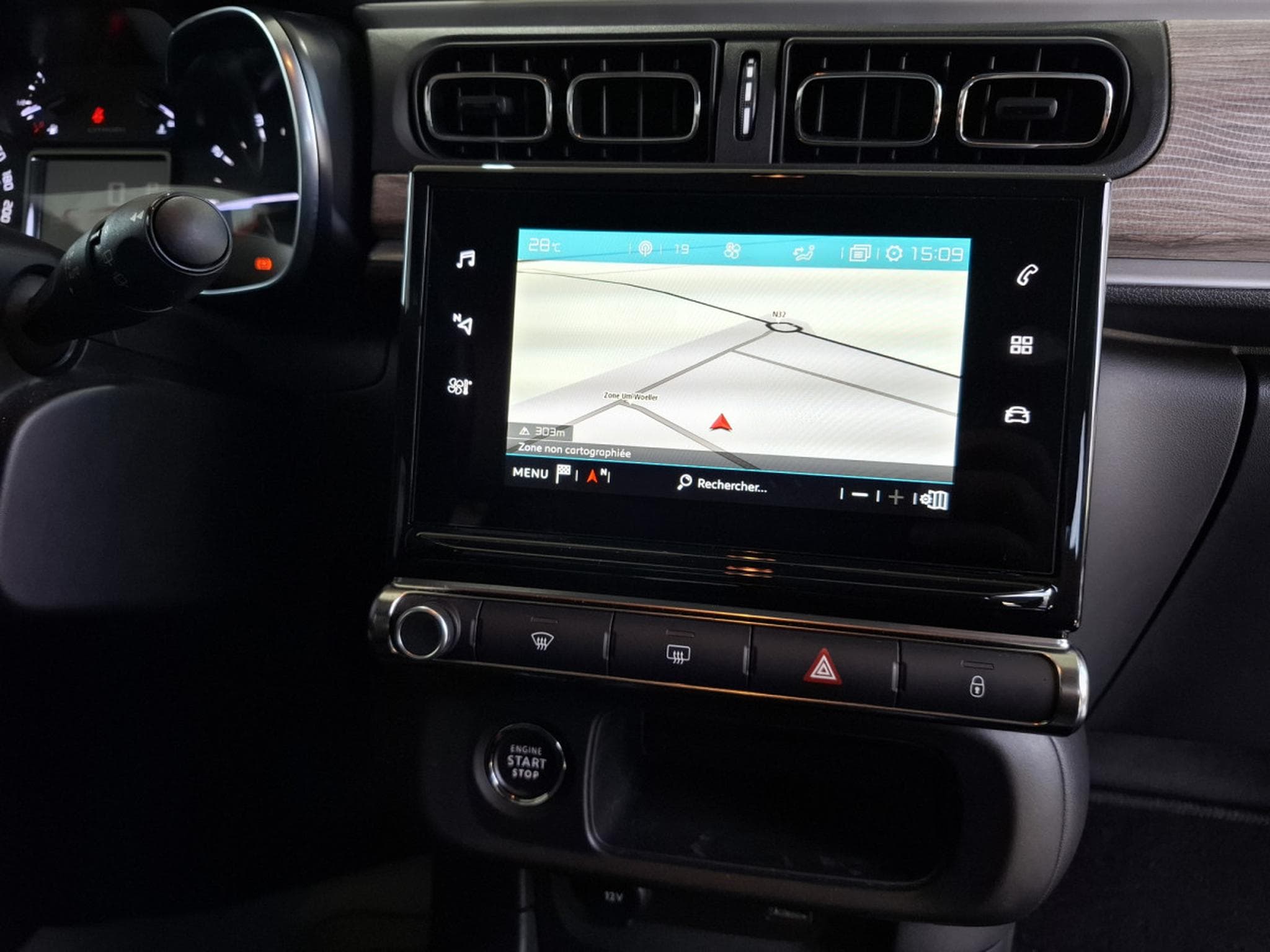 Citroën C3 SHINEPACK 110 B.AUTO, NAVI, CUIR, CARPLAY,LED, CAMERA, 1HAND (2021) - Photo 15