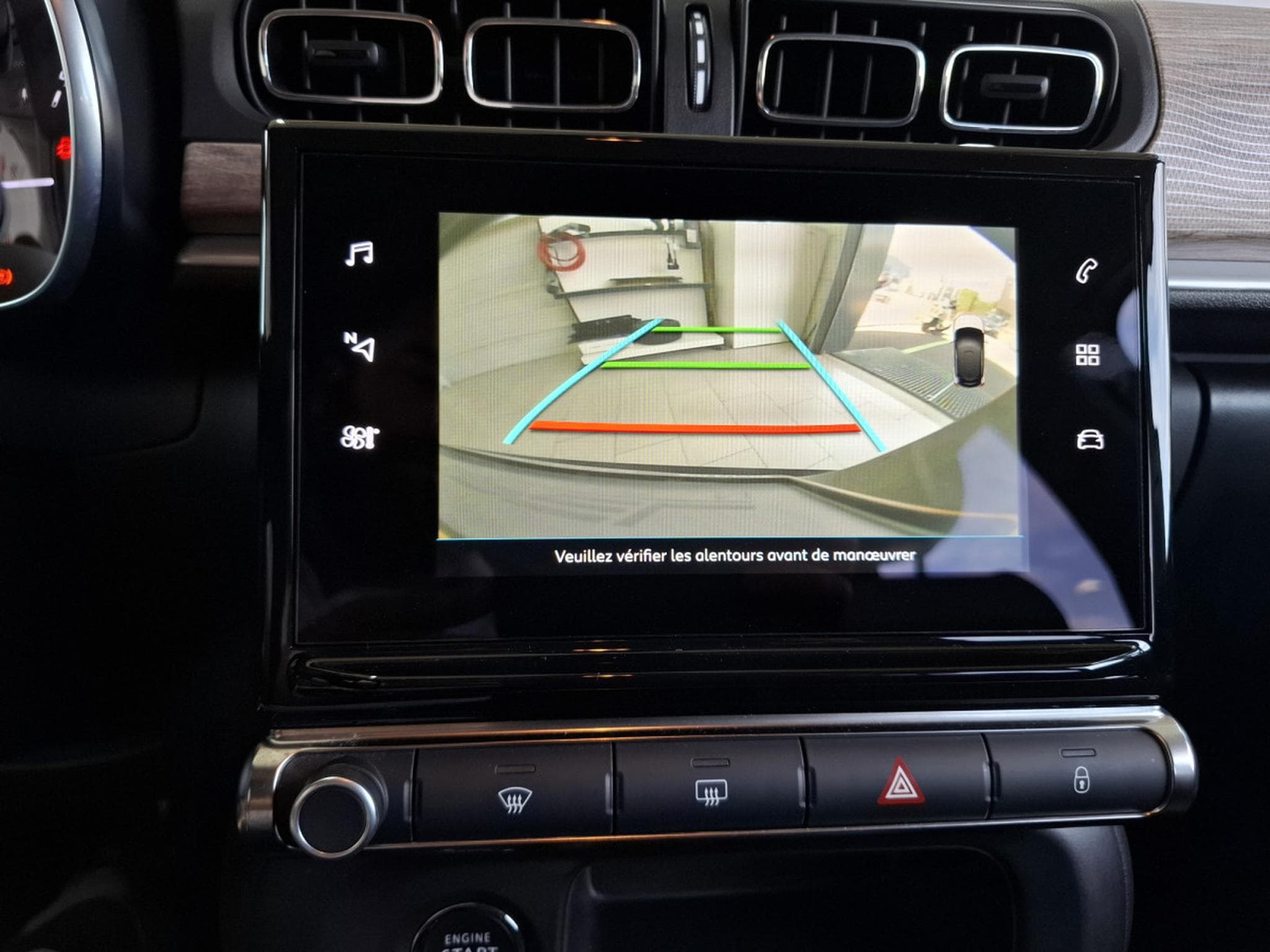 Citroën C3 SHINEPACK 110 B.AUTO, NAVI, CUIR, CARPLAY,LED, CAMERA, 1HAND (2021) - Photo 16